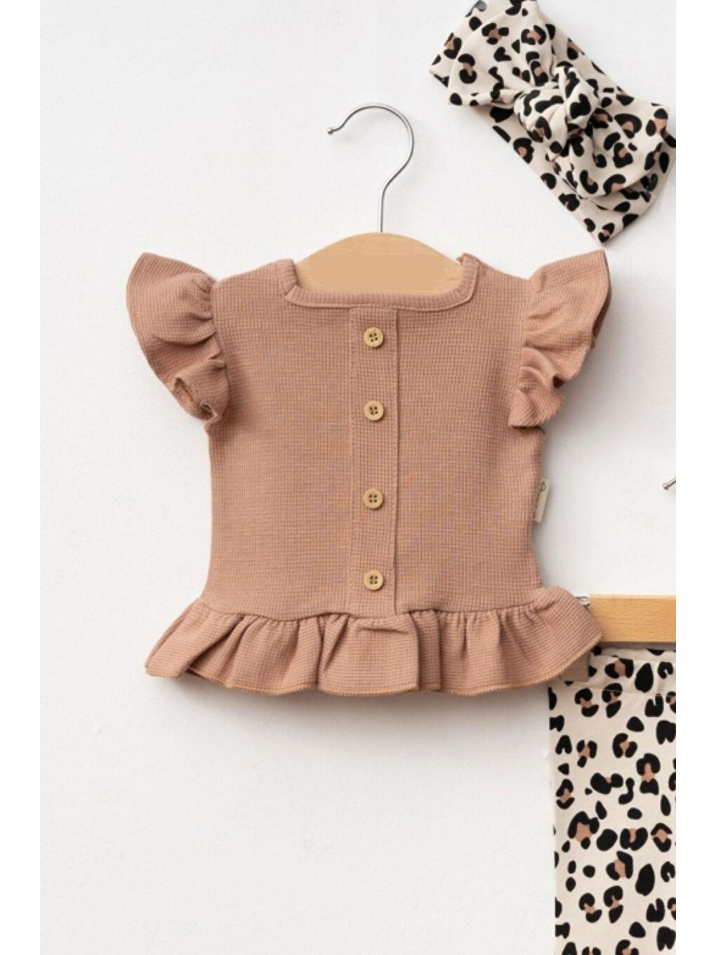 Kahverengi Kız Bebek Leopar Desenli Kolları Volanlı Bandanalı 3'Lü Takım-1