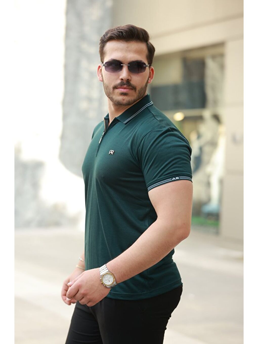 Yeşil Erkek Yaka Ve Kolları Çizgi Detaylı Fermuar Yakalı Kısa Kollu Tişört-1