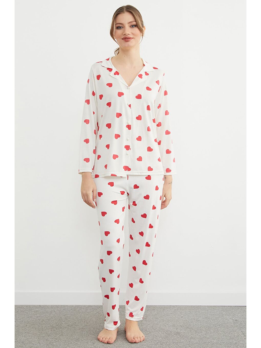 Kırmızı Leopar Desenli Polo Yaka Düğmeli Pijama Takımı-3