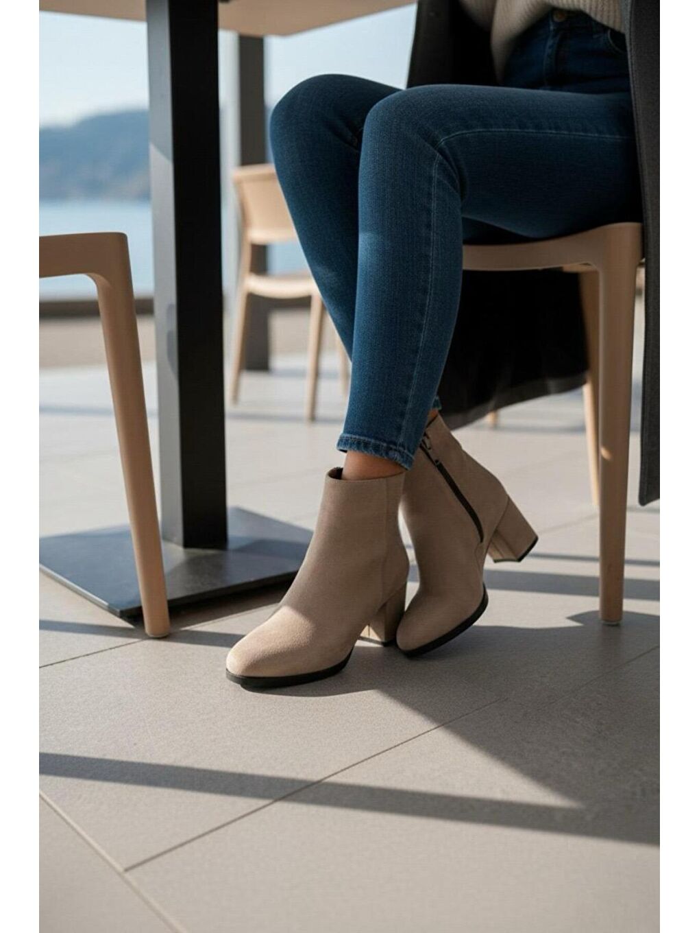 Kadın Liva Bej Süet Düz Topuklu Kısa Bot