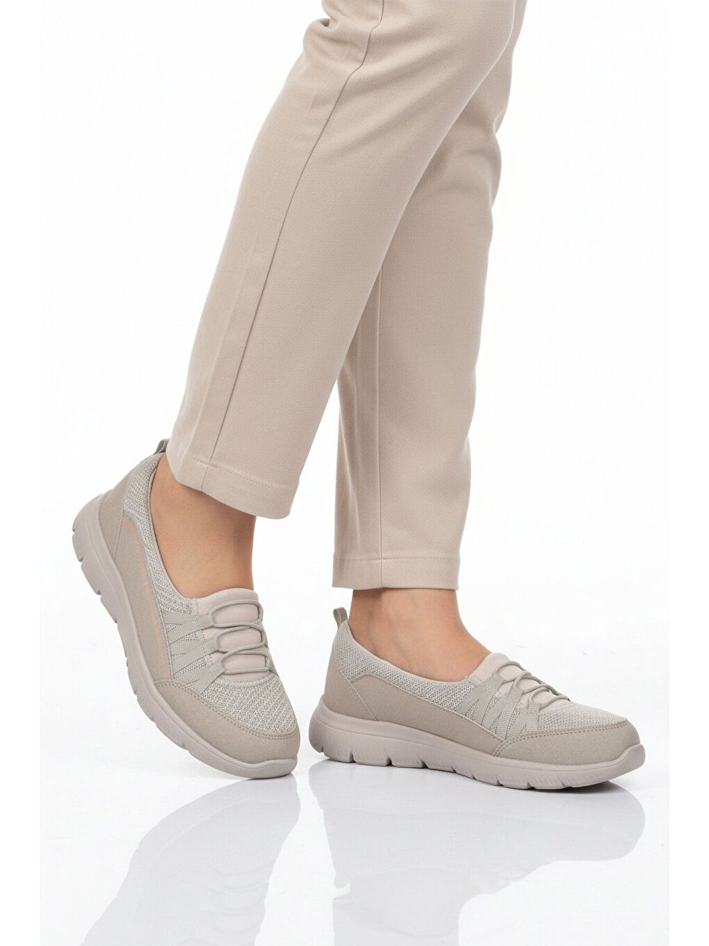 Gri Buz Fileli Hafif Esnek Kadın Günlük Yürüyüş ve Spor Ayakkabı Bst-1009 G-2