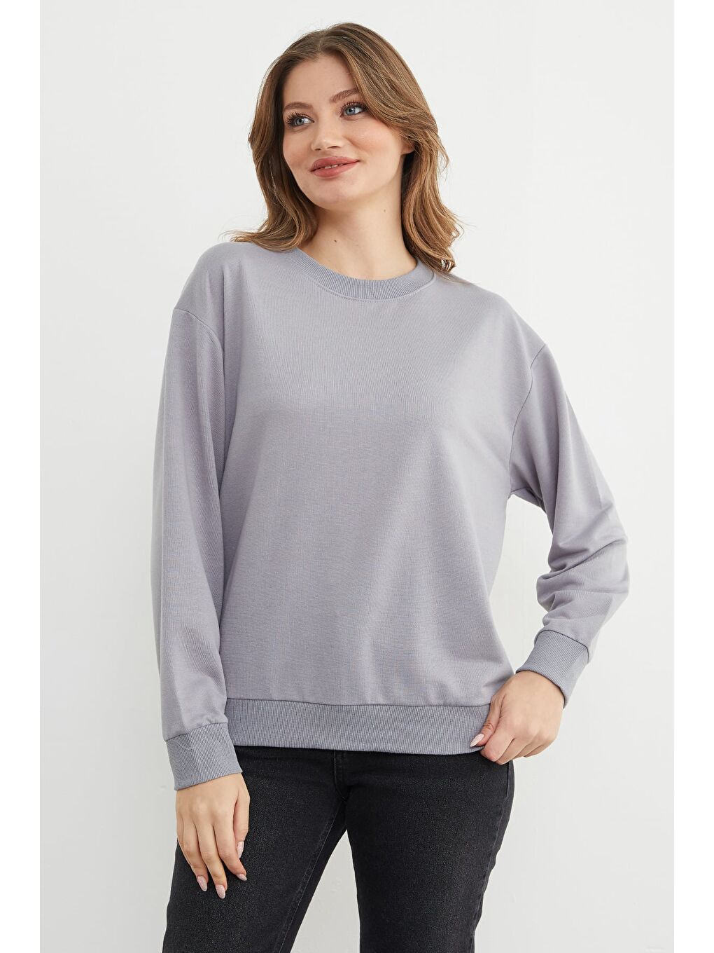 Gri Basic Bisiklet Yaka Sweatshirt