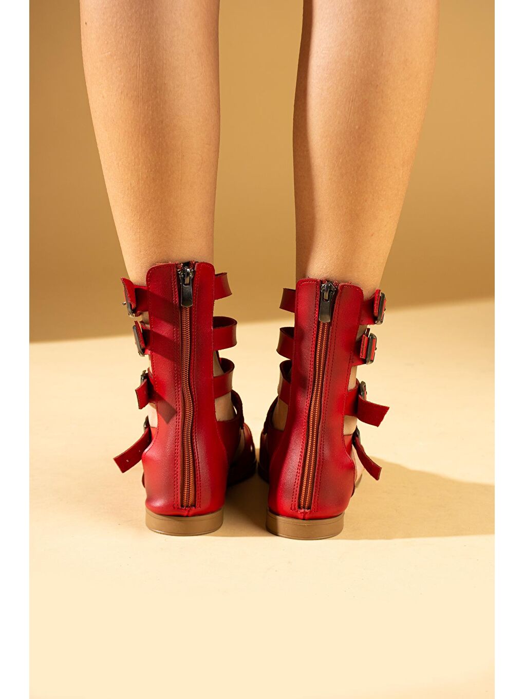 Kırmızı Önü Açık Tokalı & Fermuarlı Gladyo Model Kadın Sandalet 51-0190-24-2