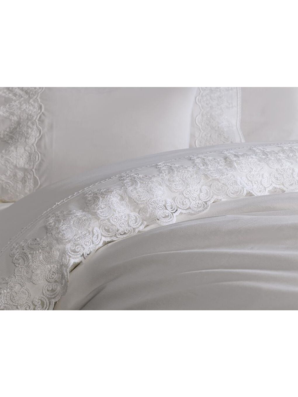 Karışık Fransız Dantelli Legend Çeyizlik Nevresim Takımı Krem-1