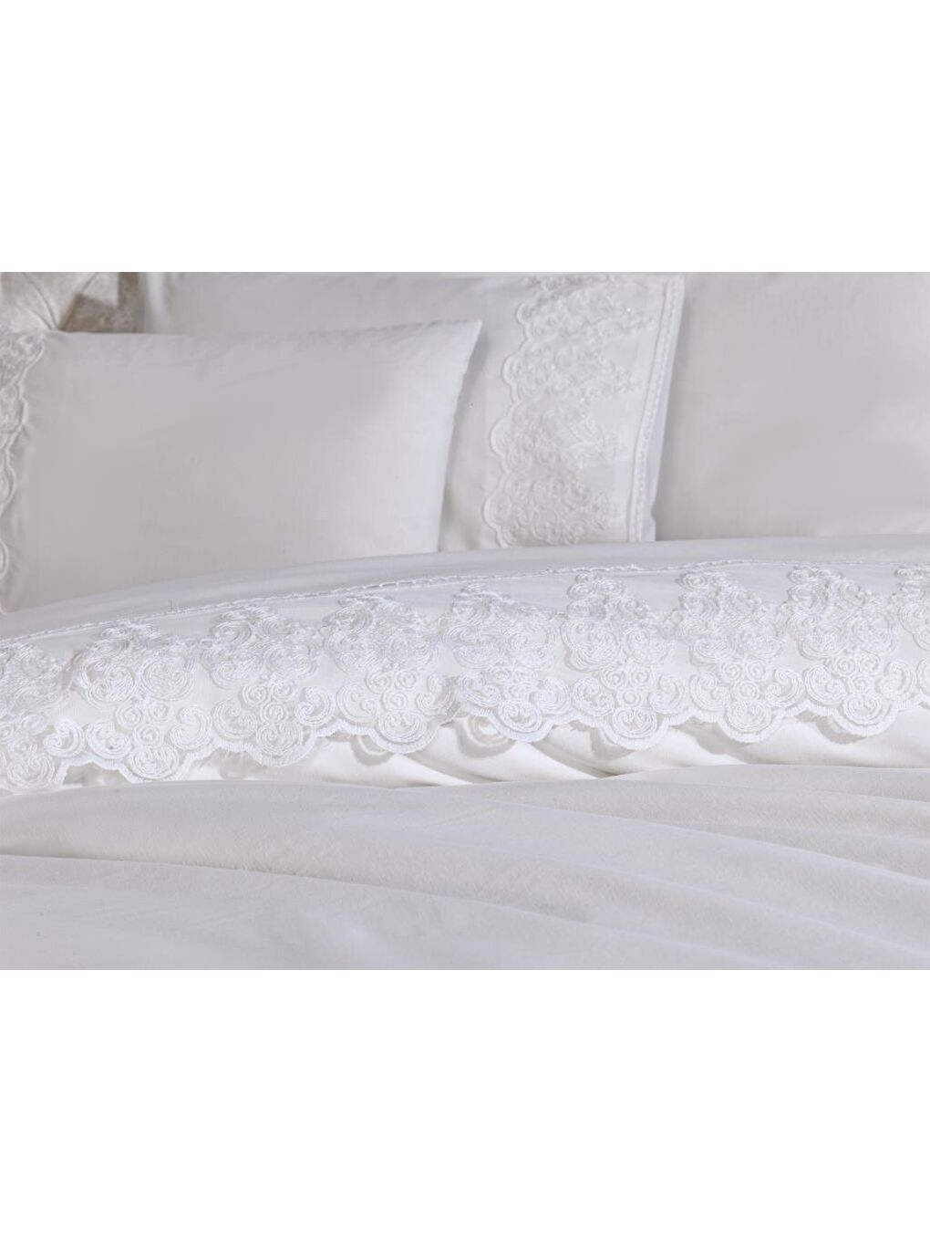 Karışık Fransız Dantelli Legend Çeyizlik Nevresim Takımı Krem-2