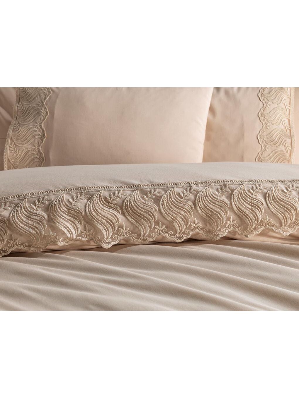 Karışık Fransız Dantelli Wave Çeyizlik Nevresim Takımı Cappucino-2