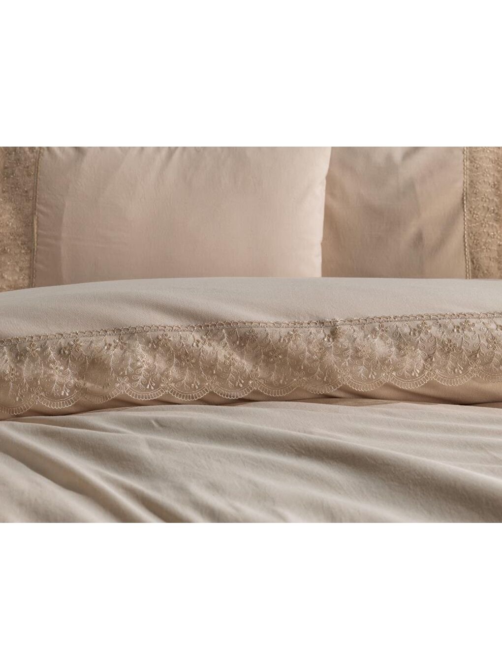 Karışık Fransız Dantelli Yonca Çeyizlik Nevresim Takımı Cappucino-2