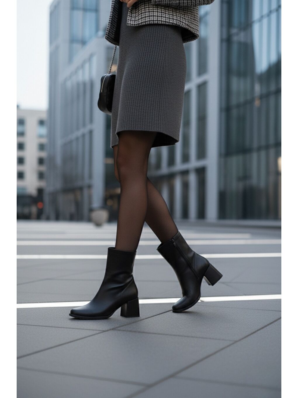 Siyah Kadın Rozi Küt Burunlu Topuklu Streç Bot-2