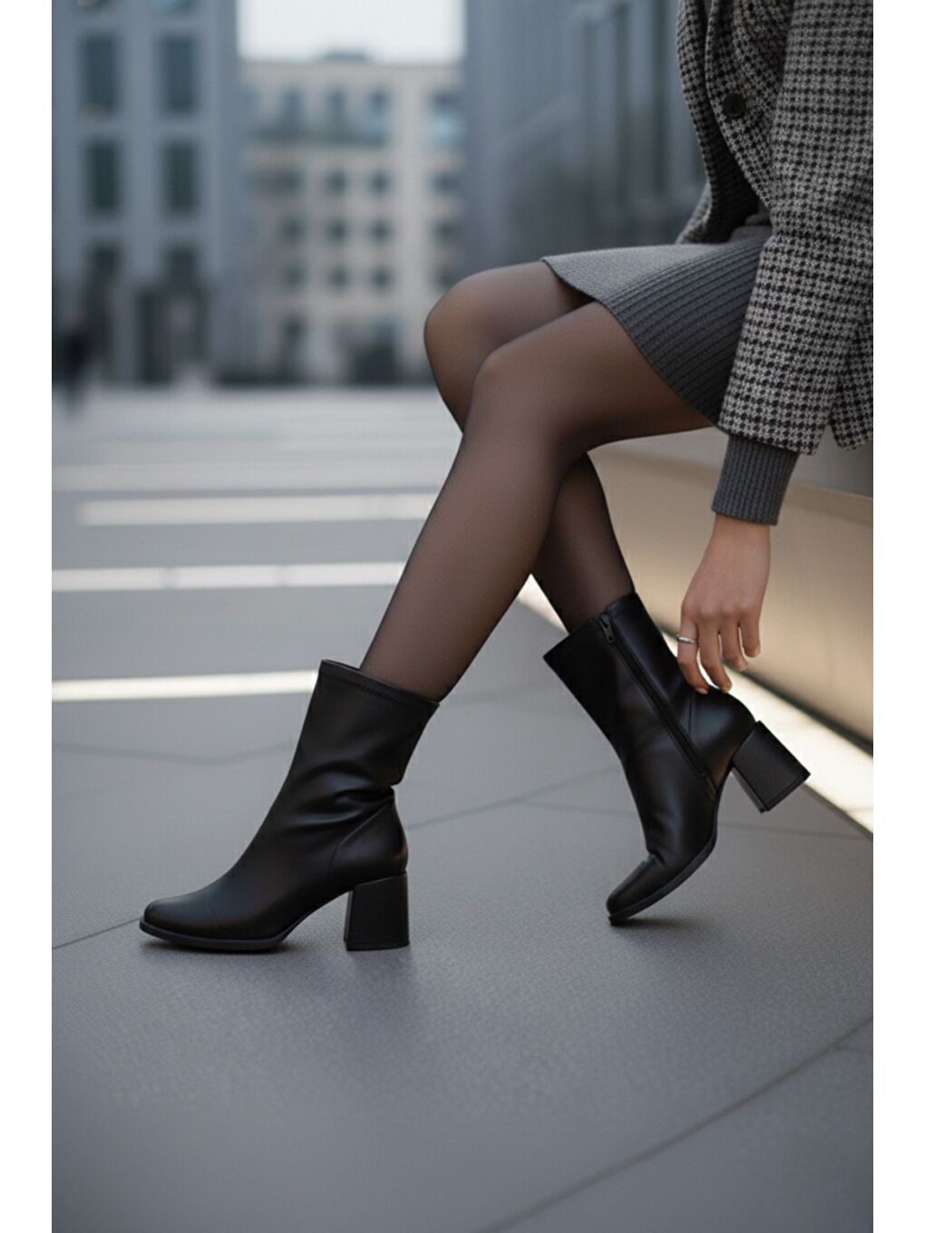 Siyah Kadın Rozi Küt Burunlu Topuklu Streç Bot-3