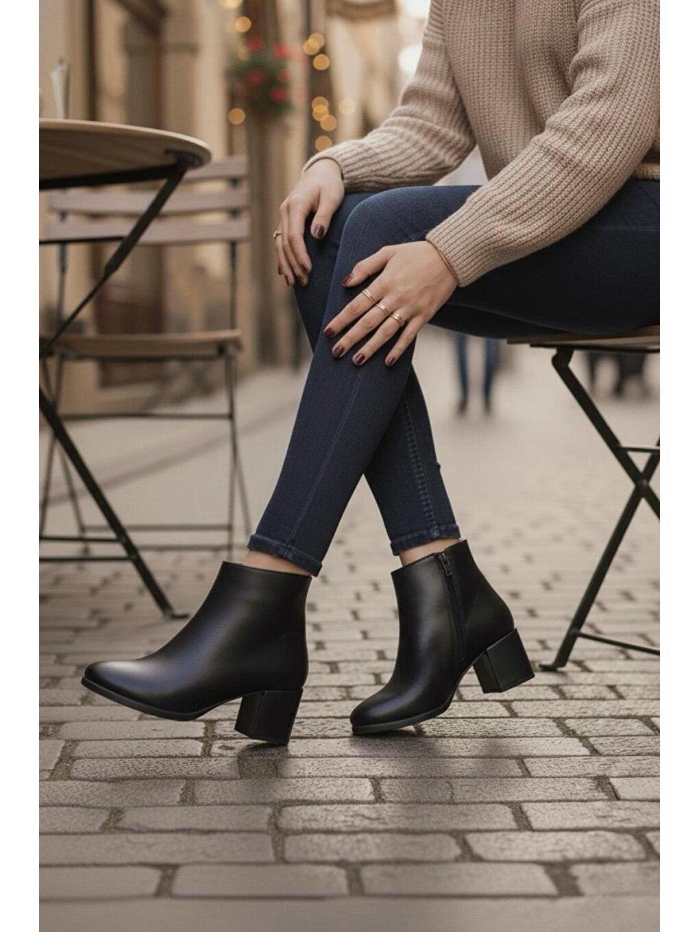 Kadın Liva Siyah Cilt Düz Topuklu Kısa Bot-2