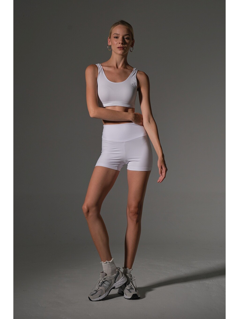 Beyaz yüksek bel toparlayıcı esnek kumaş, kadın spor taytı 10 cm comfortlux high rise hot pants-1