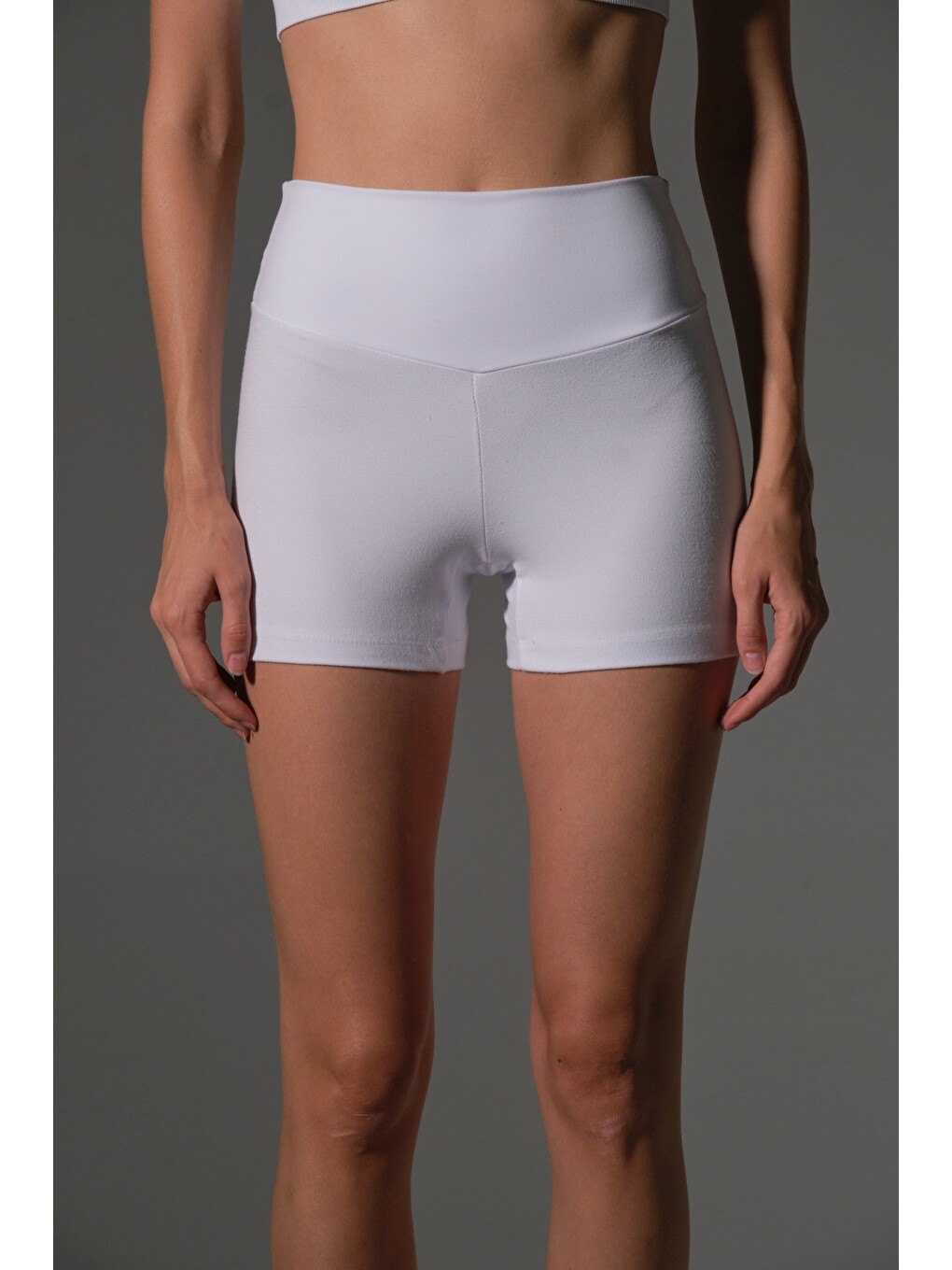 Beyaz yüksek bel toparlayıcı esnek kumaş, kadın spor taytı 10 cm comfortlux high rise hot pants-3
