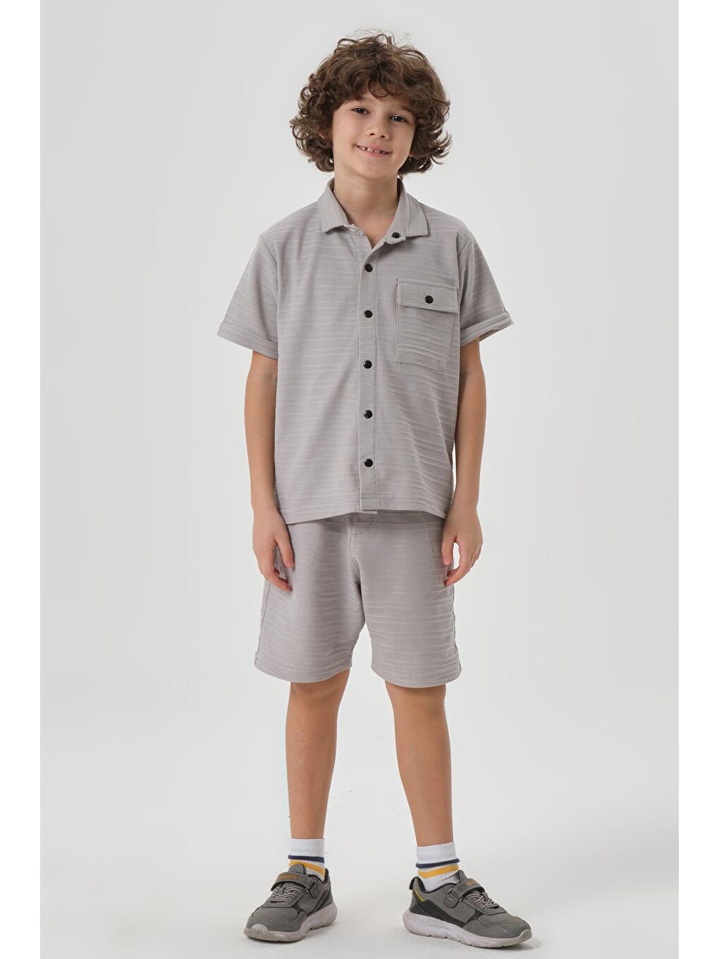 Gri Çizgili Petek Kumaş Gömlek Düğme Detaylı Erkek Çocuk Alt Üst Takım