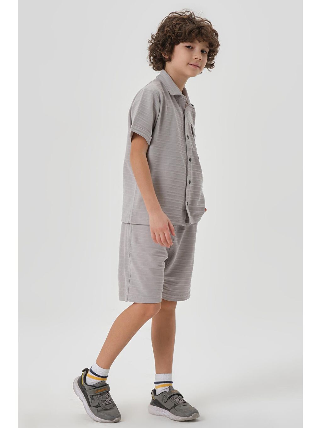 Gri Çizgili Petek Kumaş Gömlek Düğme Detaylı Erkek Çocuk Alt Üst Takım-2