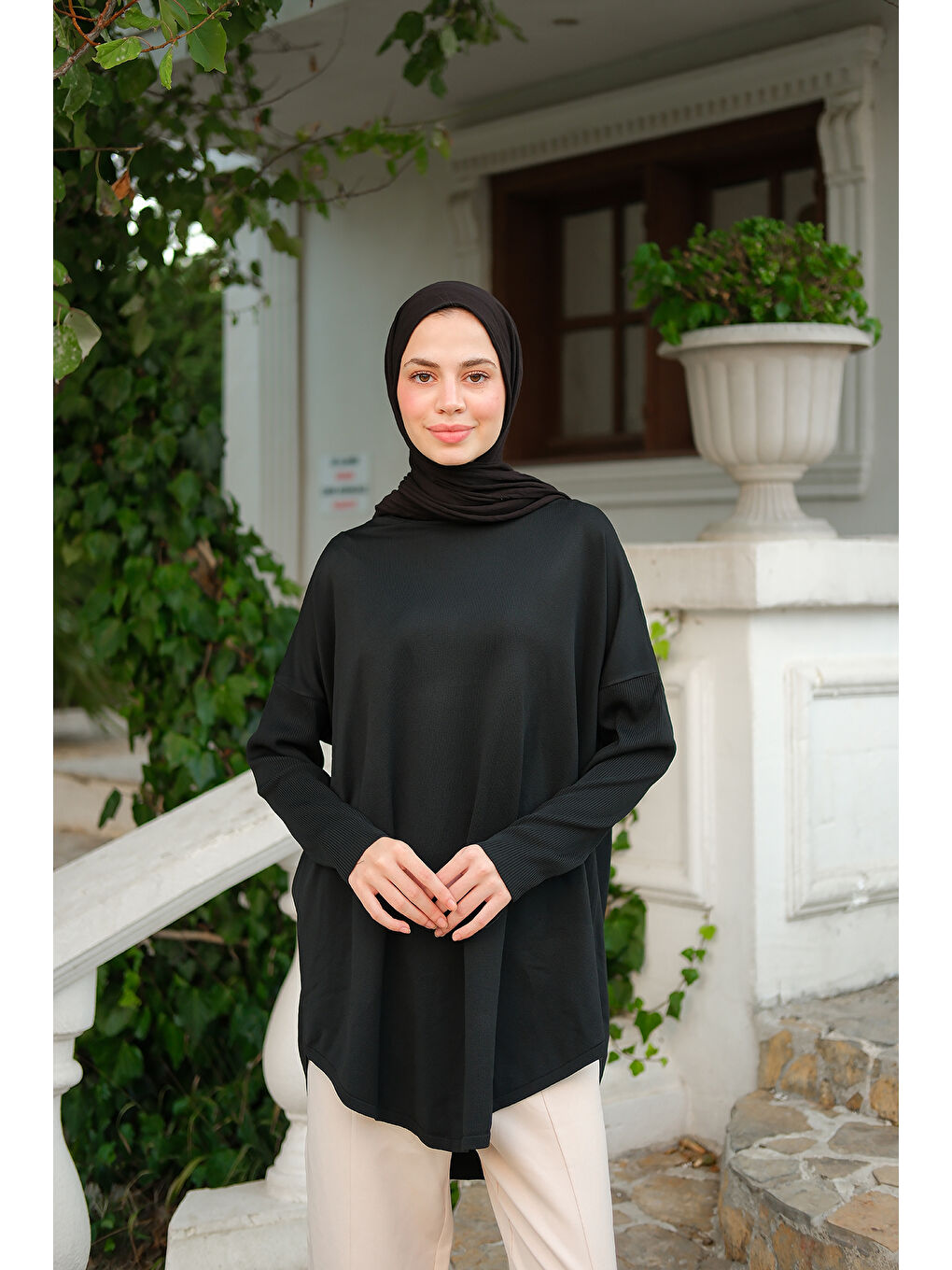 Kadın Kol Lastik Detay Tunik Siyah-3