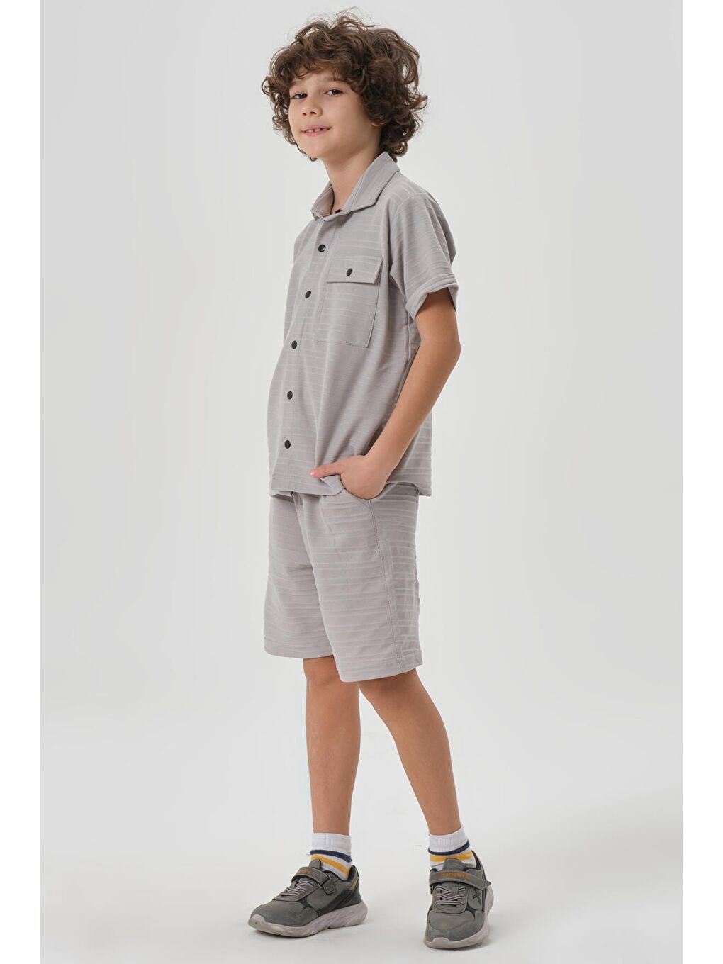Gri Çizgili Petek Kumaş Gömlek Düğme Detaylı Erkek Çocuk Alt Üst Takım-3