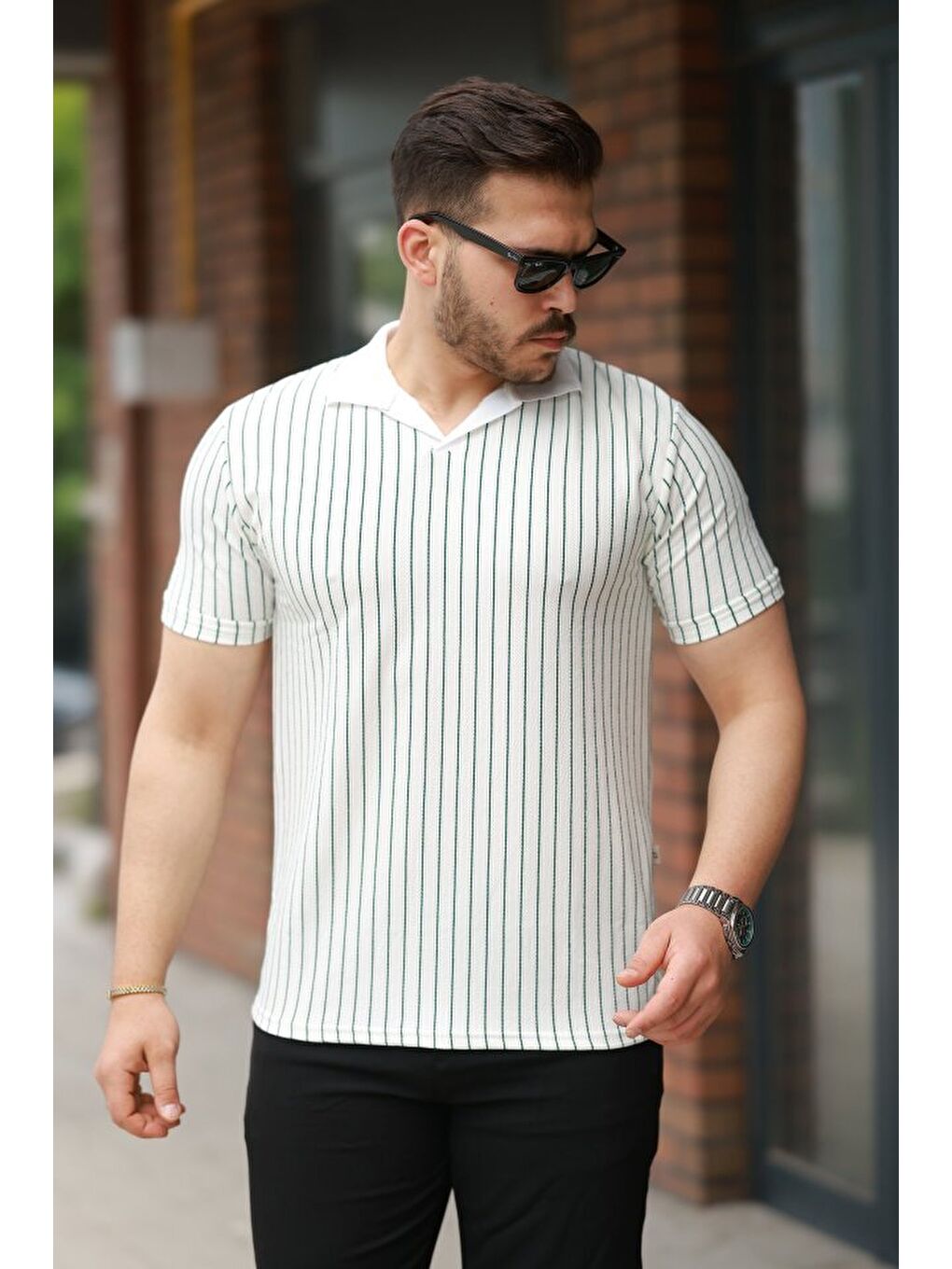 Beyaz Erkek Yakalı çizgi Desenli Kısa Kollu Tişört