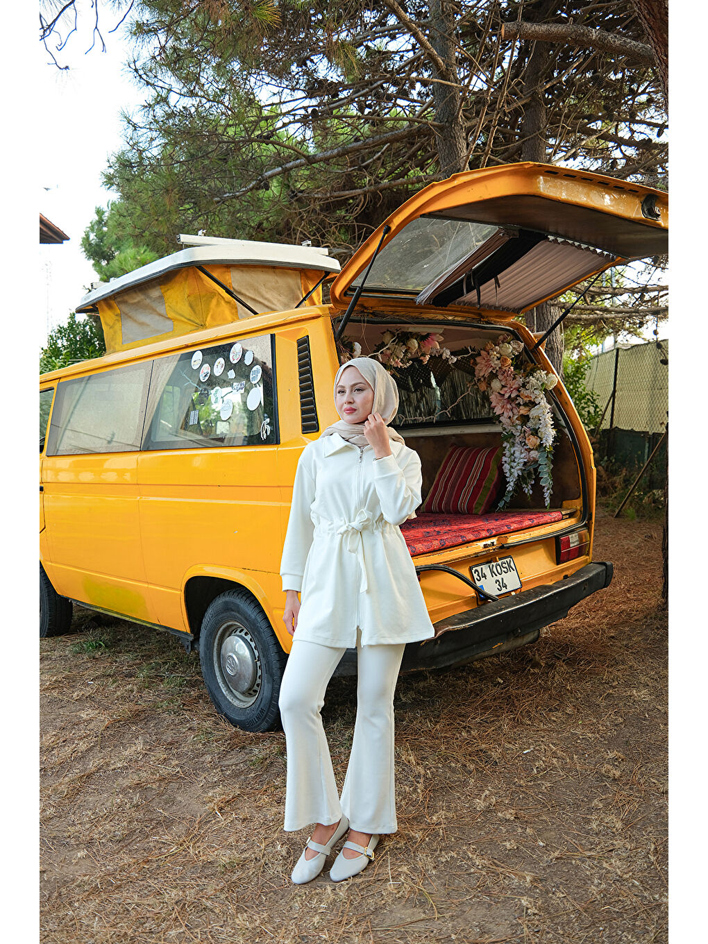 Kadın Bel Bağlamalı Takım Beyaz