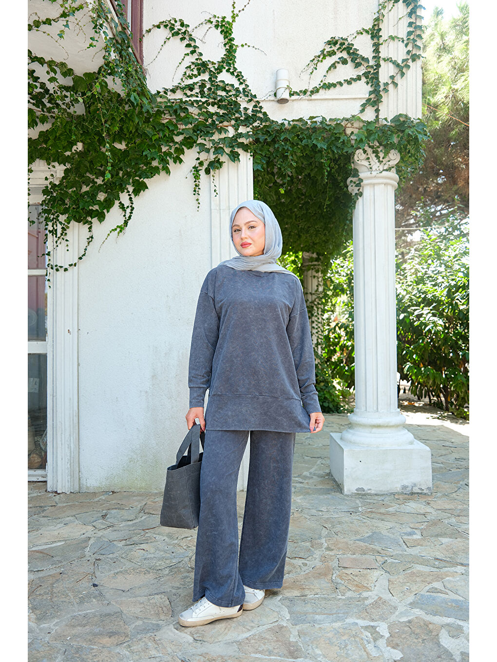 Gri Kadın Yırtmaç Detay Yıkama Takım Füme-2