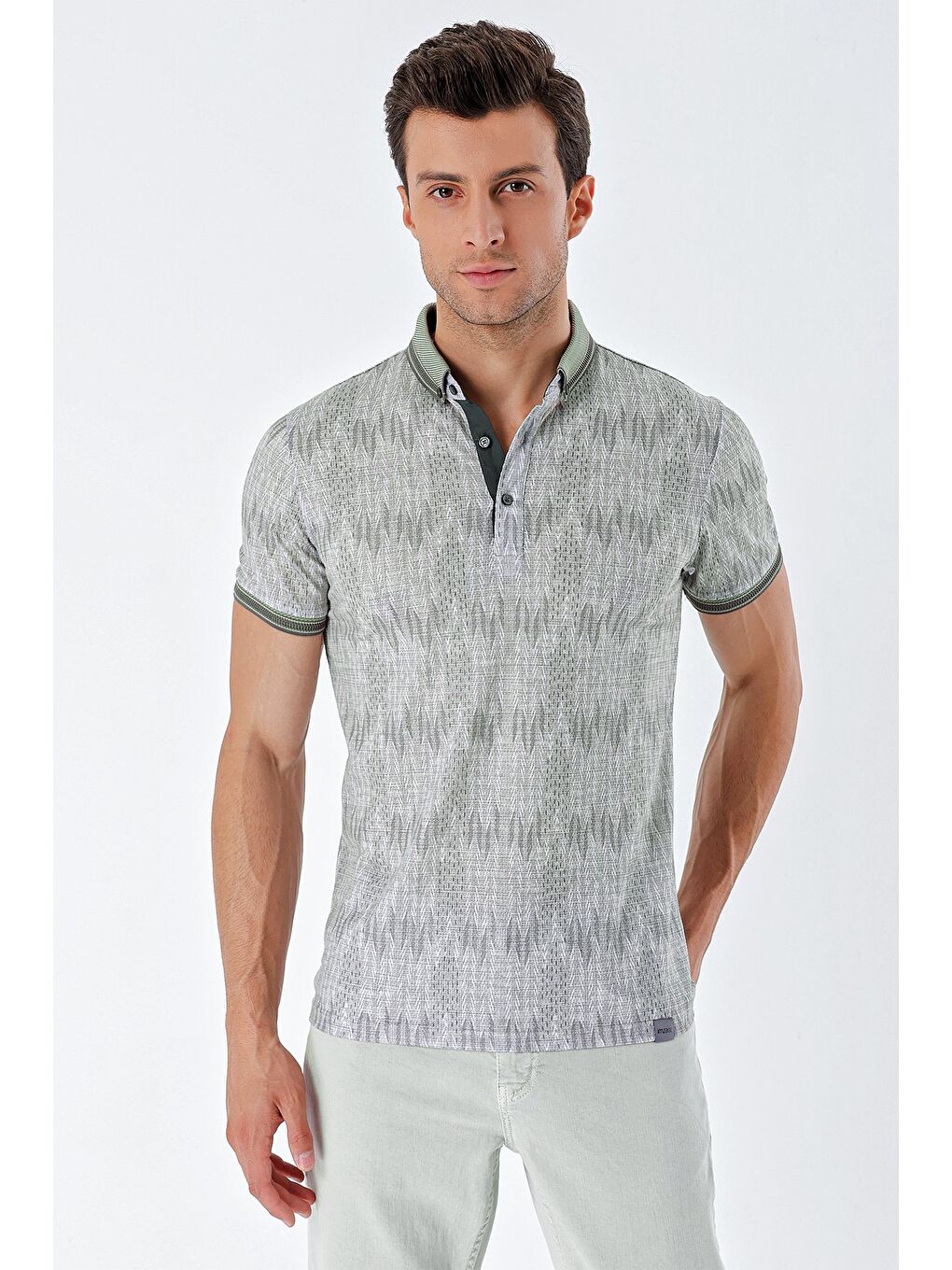 Yeşil Kısa Kollu Desenli Slim Fit Dar Kesim Tişört 1011230166-2