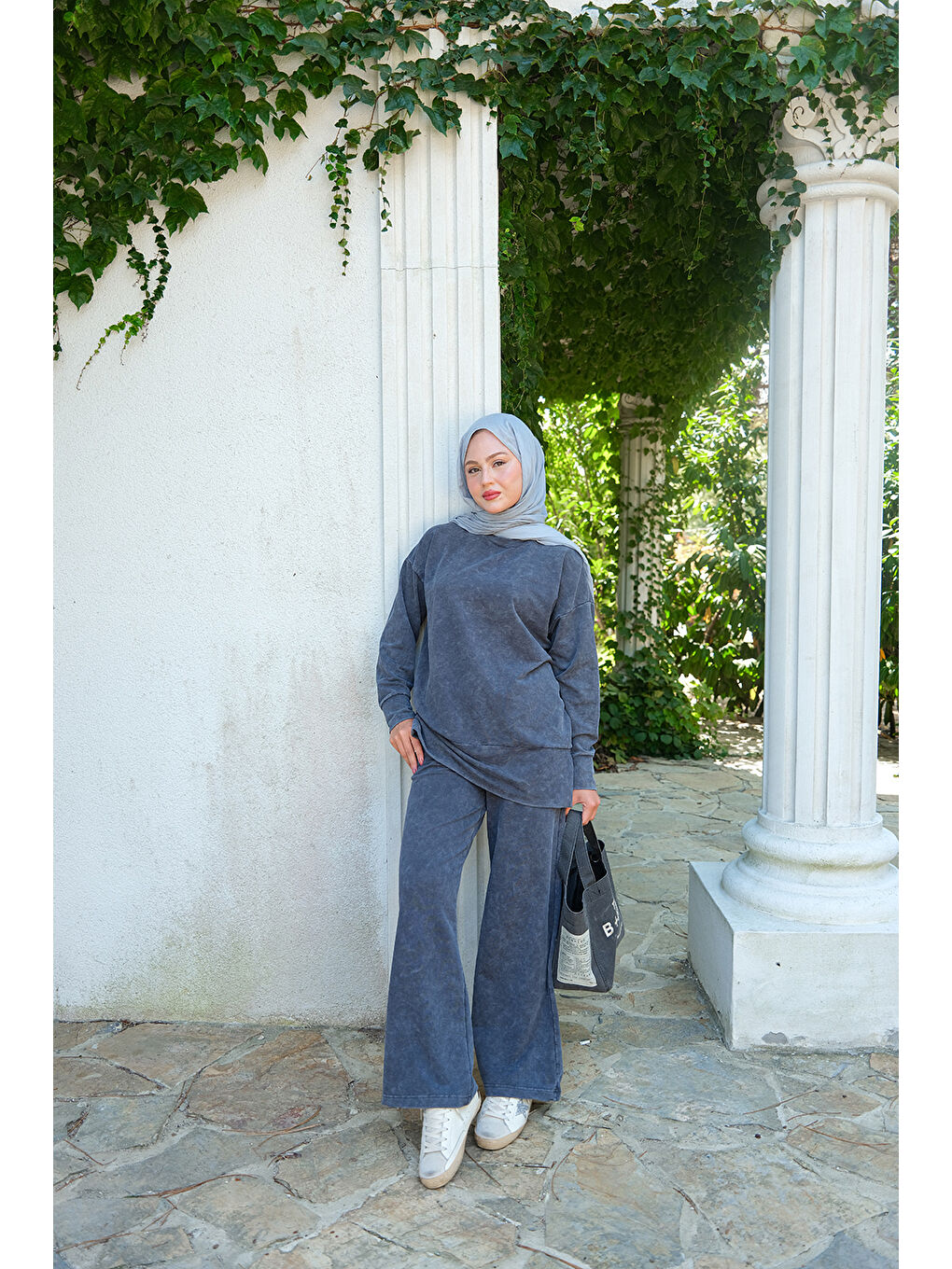 Gri Kadın Yırtmaç Detay Yıkama Takım Füme-3