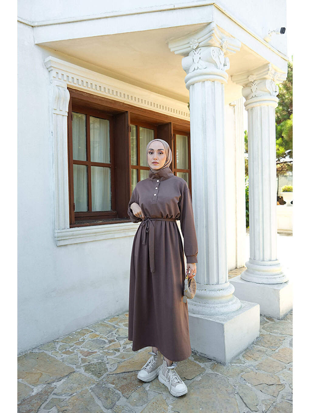 Kadın Yüksek Yaka Çıtçıtlı Elbise Kahverengi-2