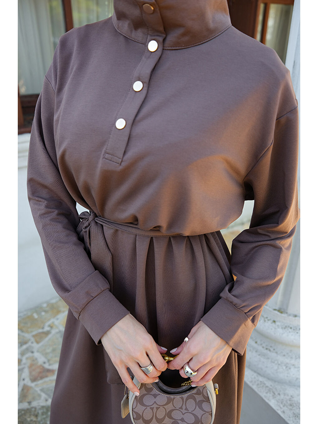 Kadın Yüksek Yaka Çıtçıtlı Elbise Kahverengi-4