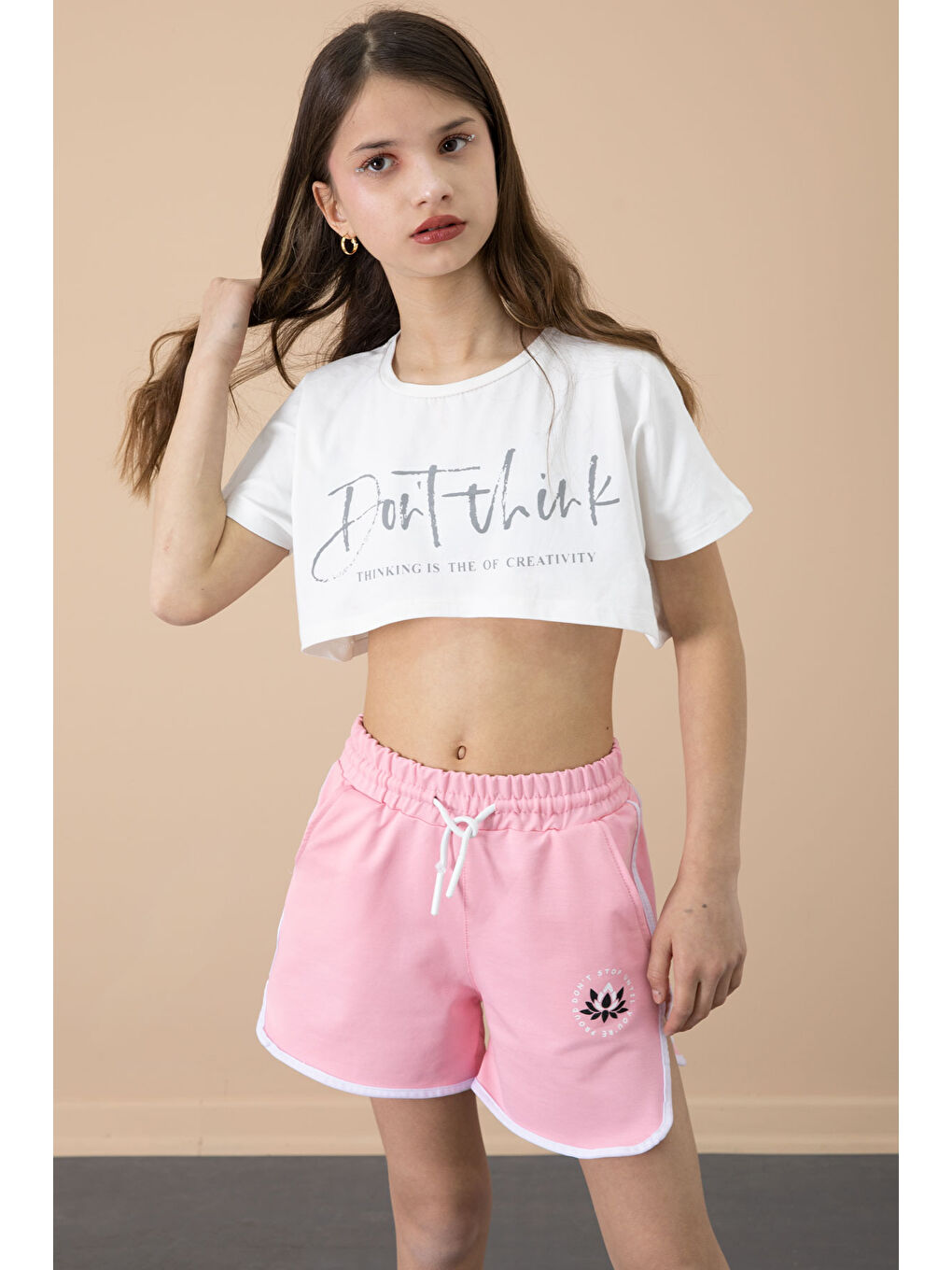 Pembe Yanları Yırtmaçlı Çiçek Baskılı Beli Lastikli Kız Çocuk Şort 20736-2