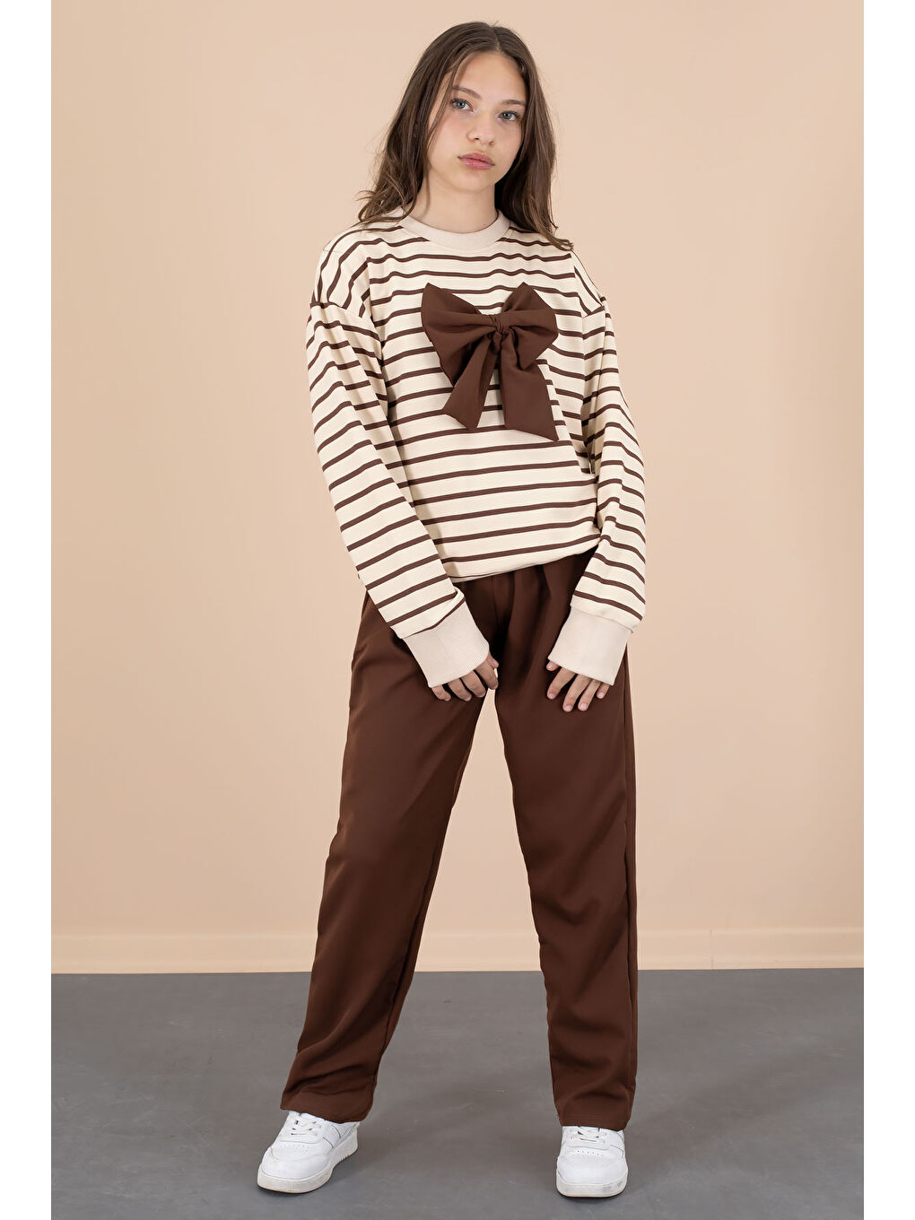 Kahverengi Kahve Çizgili Sweatshirt Kuşaklı Pantolonlu Kız Çocuk Takım 20654-3