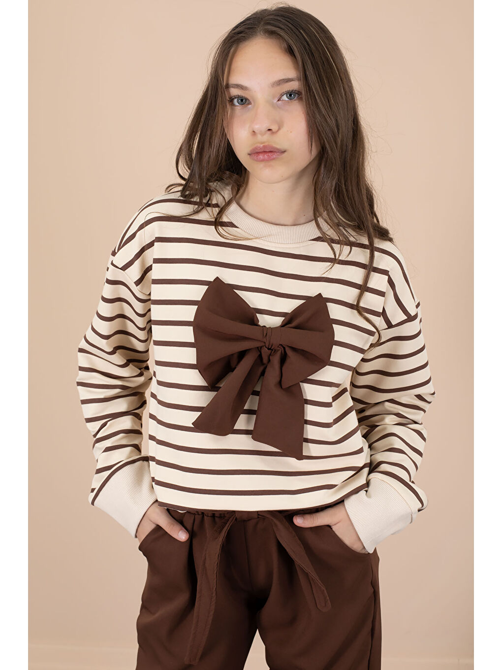 Kahverengi Kahve Çizgili Sweatshirt Kuşaklı Pantolonlu Kız Çocuk Takım 20654-4