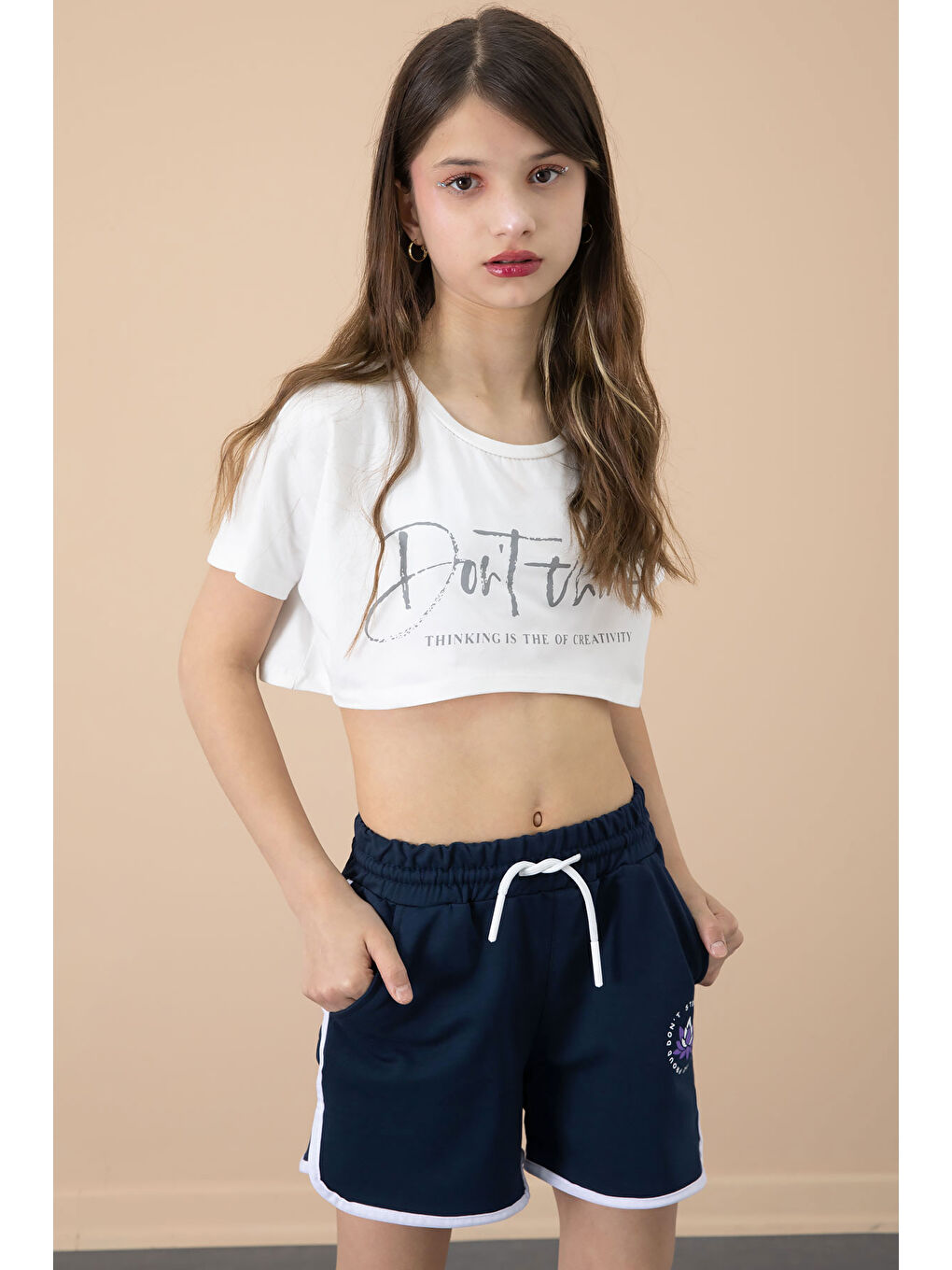 Lacivert Yanları Yırtmaçlı Çiçek Baskılı Beli Lastikli Kız Çocuk Şort 20735-1