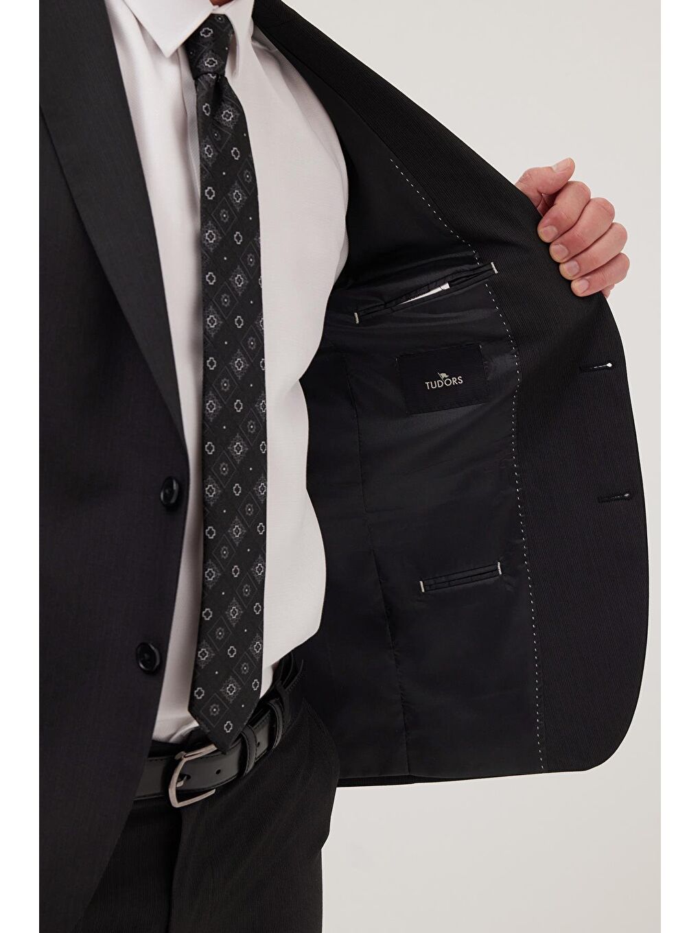 Erkek Regular Fit Esnek Elastanlı Kumaş Mono Yaka Kapaklı Cepli Siyah Takım Elbise-6