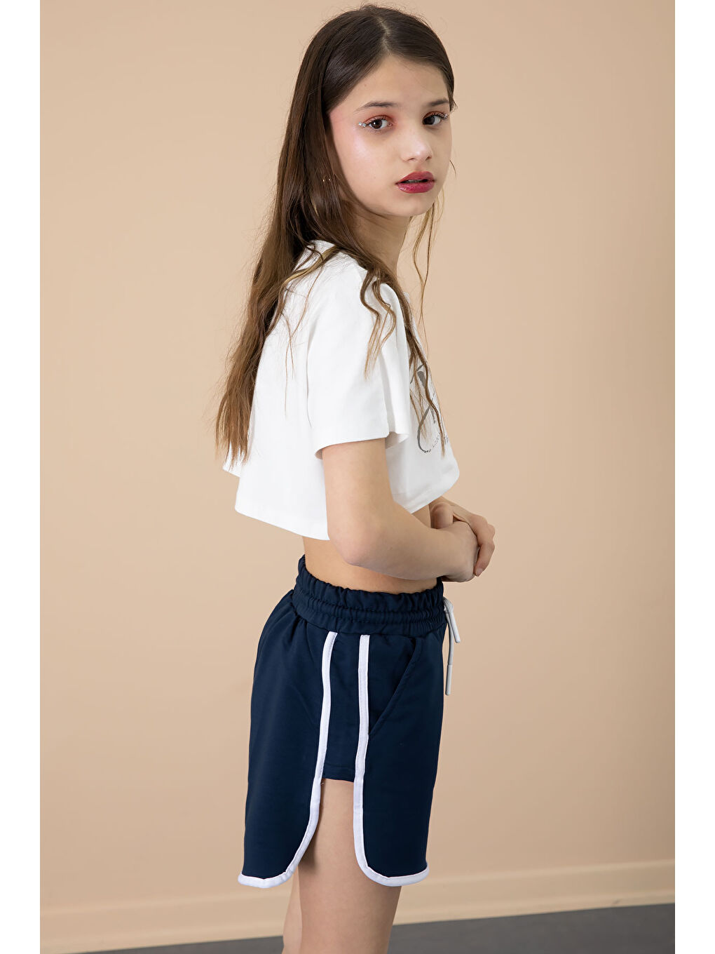 Lacivert Yanları Yırtmaçlı Çiçek Baskılı Beli Lastikli Kız Çocuk Şort 20735-3