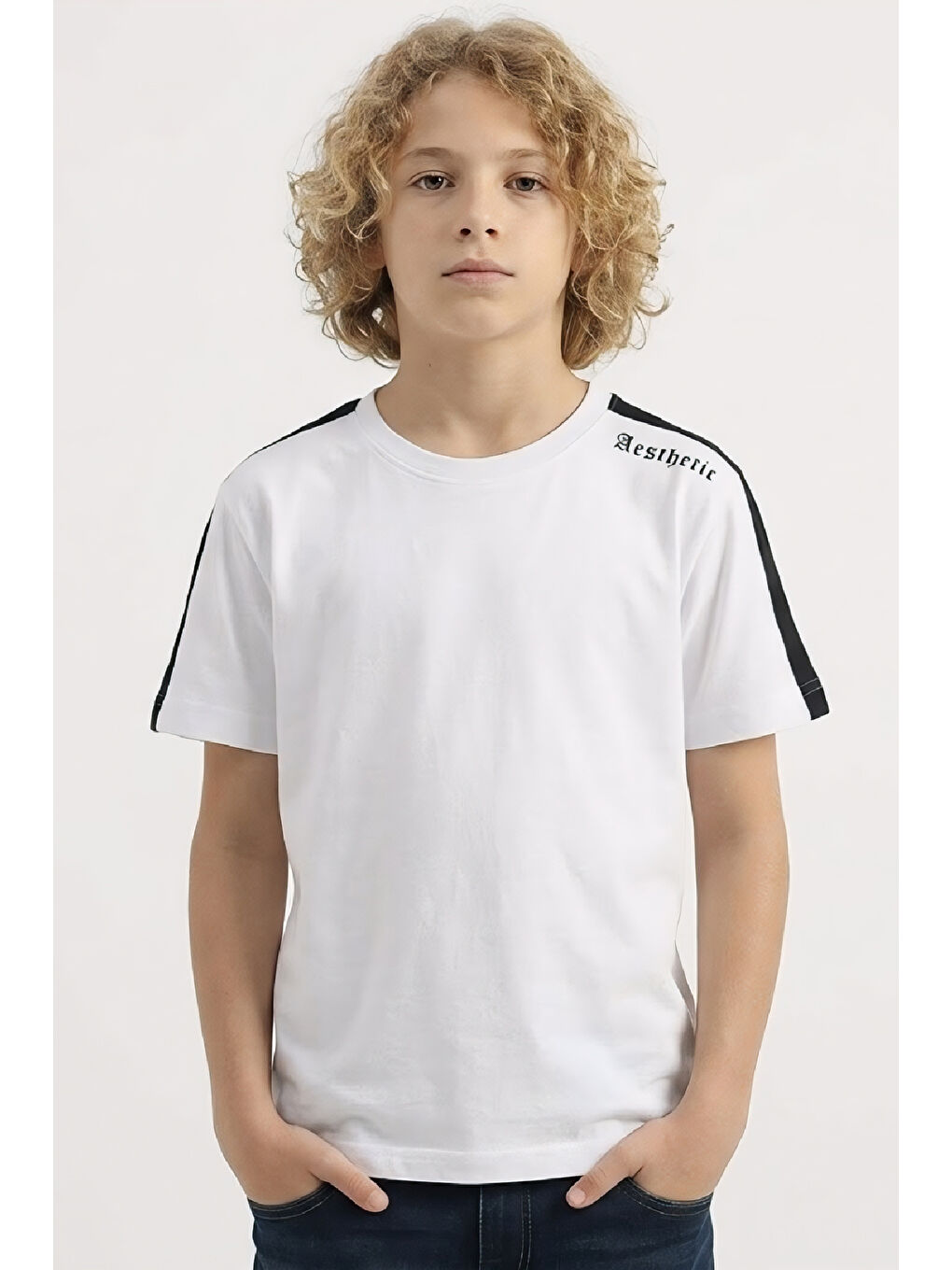 Beyaz Erkek Çocuk Omuz Biyeli ve Yazılı T-Shirt 8-12 Yaş 12558