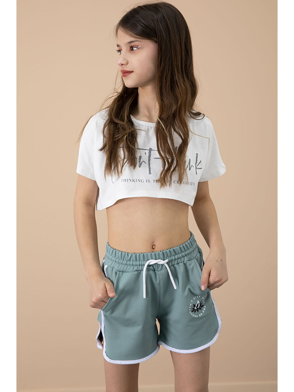 Yeşil Yanları Yırtmaçlı Çiçek Baskılı Beli Lastikli Kız Çocuk Şort 20741-1