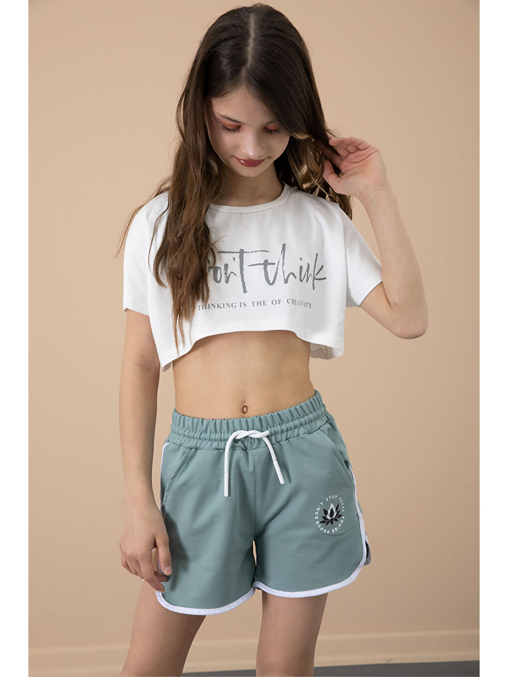 Yeşil Yanları Yırtmaçlı Çiçek Baskılı Beli Lastikli Kız Çocuk Şort 20741-2