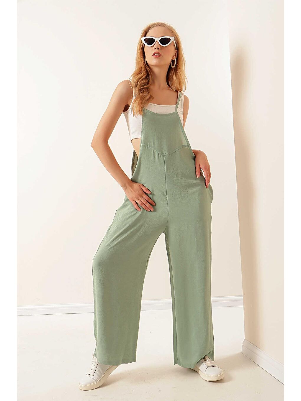 Turkuaz Kadın Su Yeşili Askılı Cepli Salopet Tulum