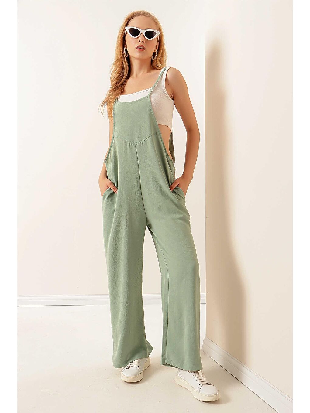 Turkuaz Kadın Su Yeşili Askılı Cepli Salopet Tulum-1