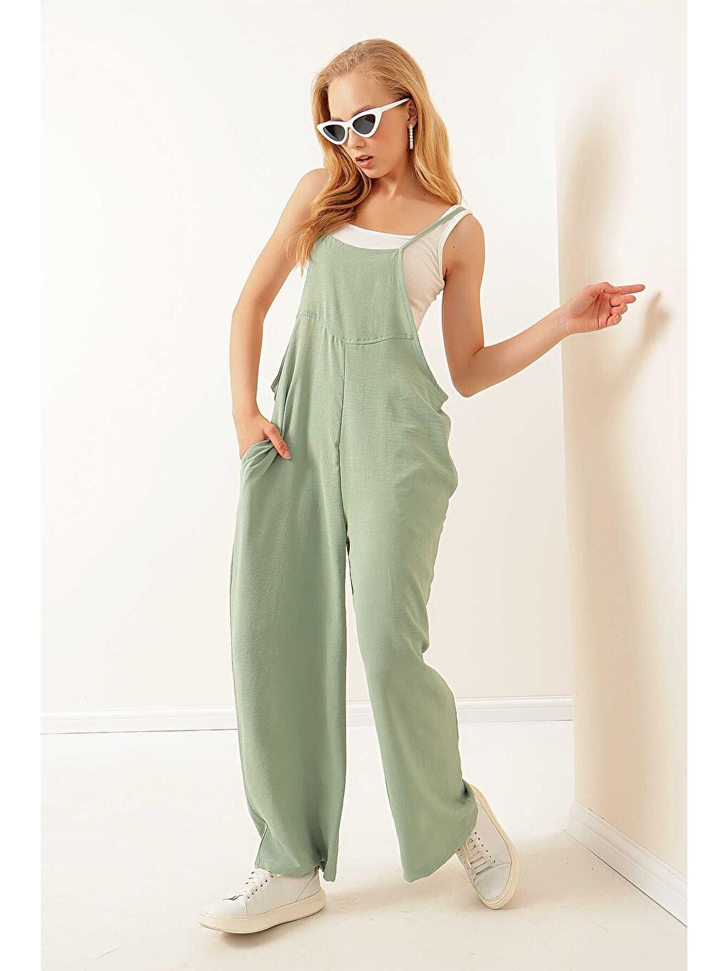 Turkuaz Kadın Su Yeşili Askılı Cepli Salopet Tulum-2