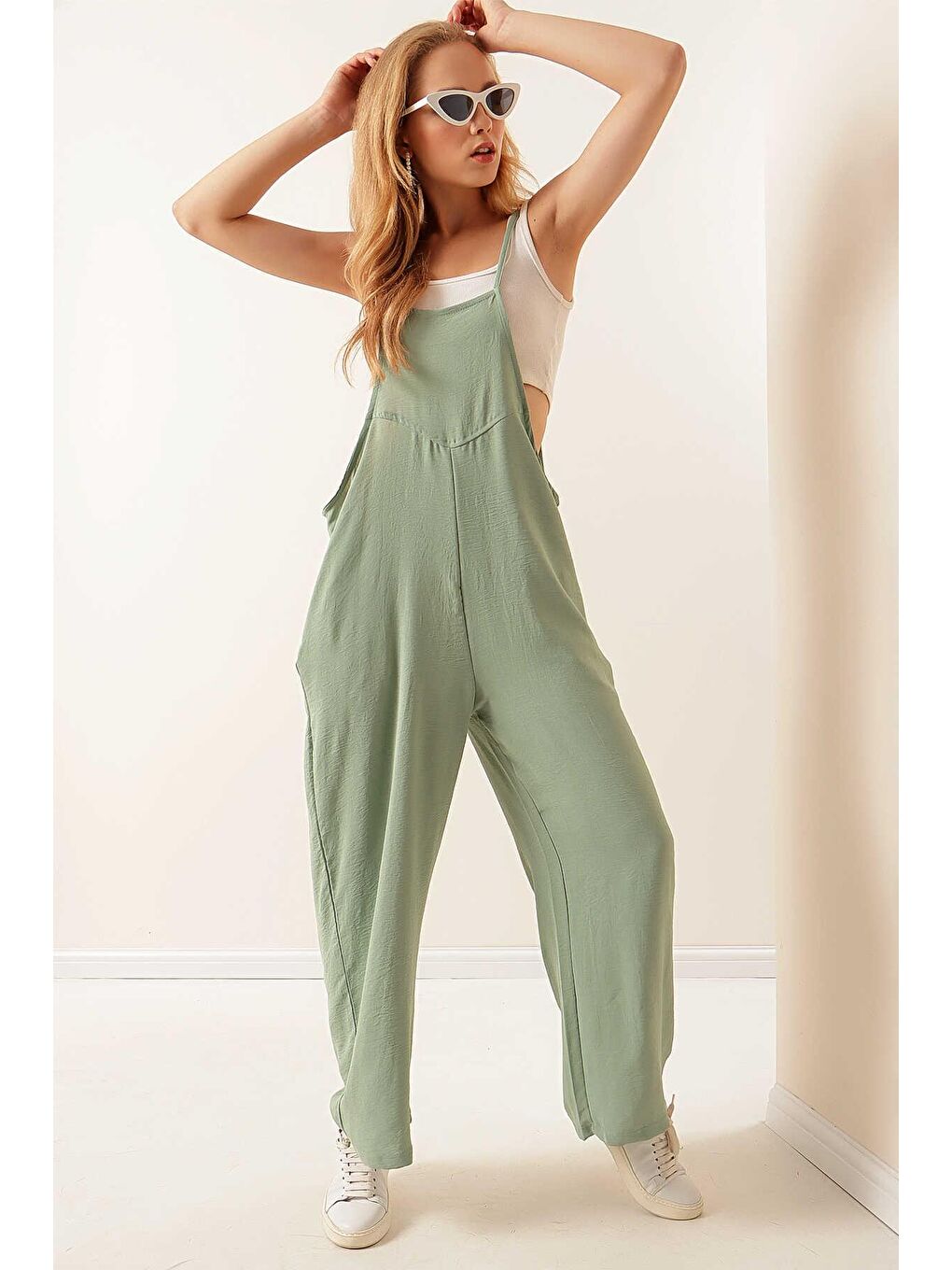 Turkuaz Kadın Su Yeşili Askılı Cepli Salopet Tulum-3