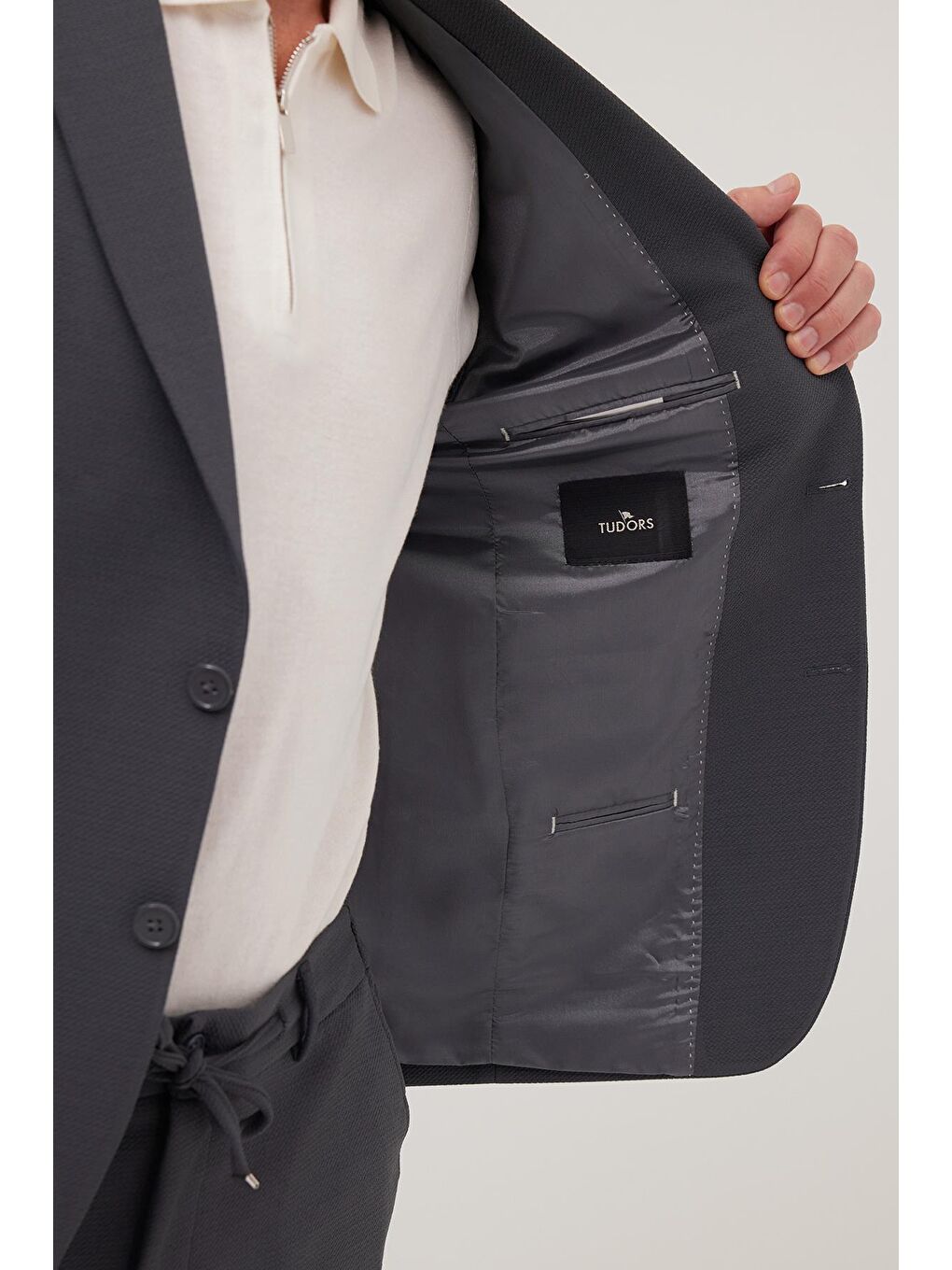 Erkek Regular Fit Antrasit Esnek Elastanlı Kumaş Mono Yaka Torba Cepli Takım Elbise-2