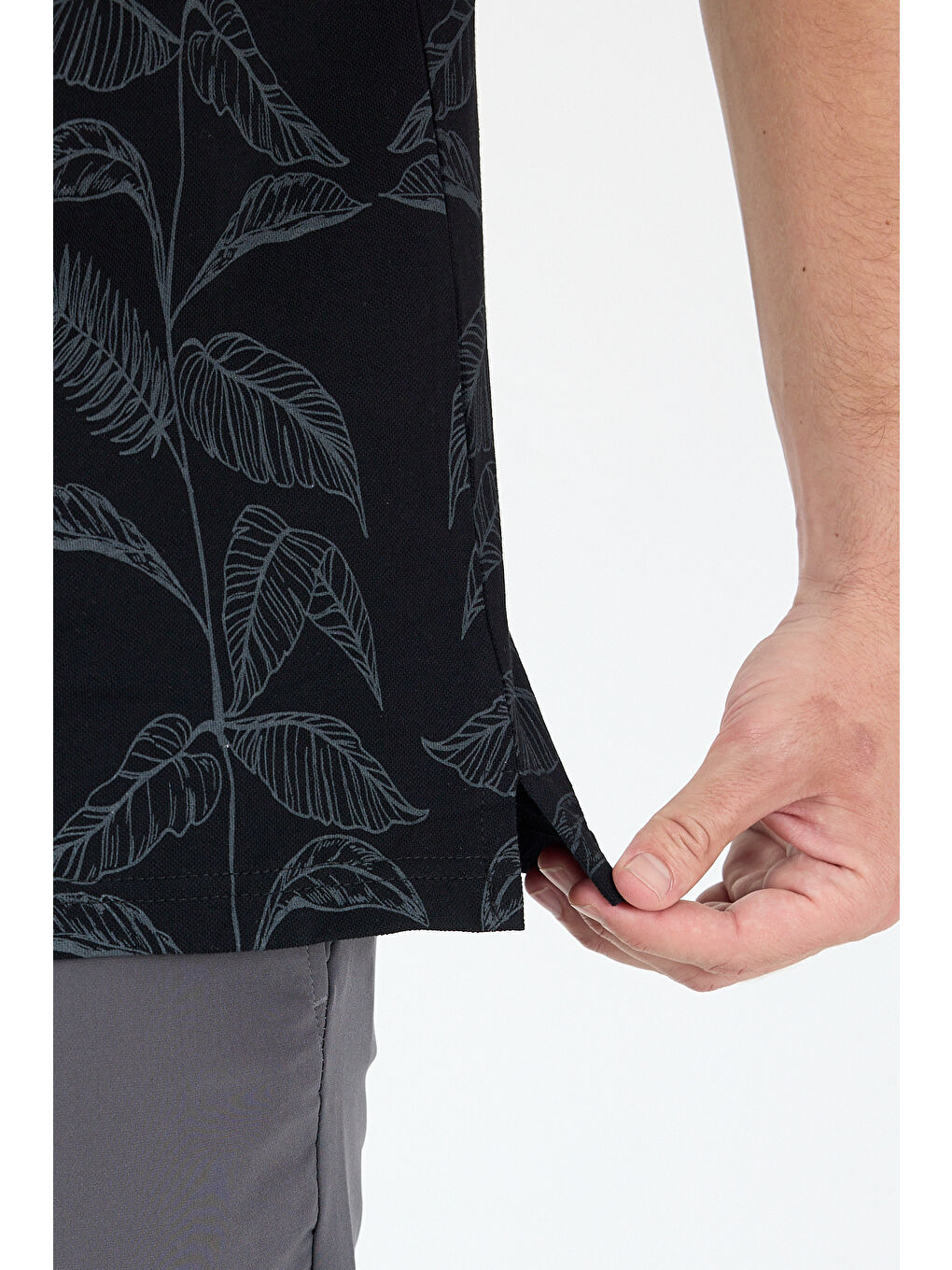 Siyah Erkek Polo Yaka Desenli Tişört – %95 Pamuk %5 Elastan – Şık, Esnek ve Rahat Kısa Kollu Tişört 0033-3