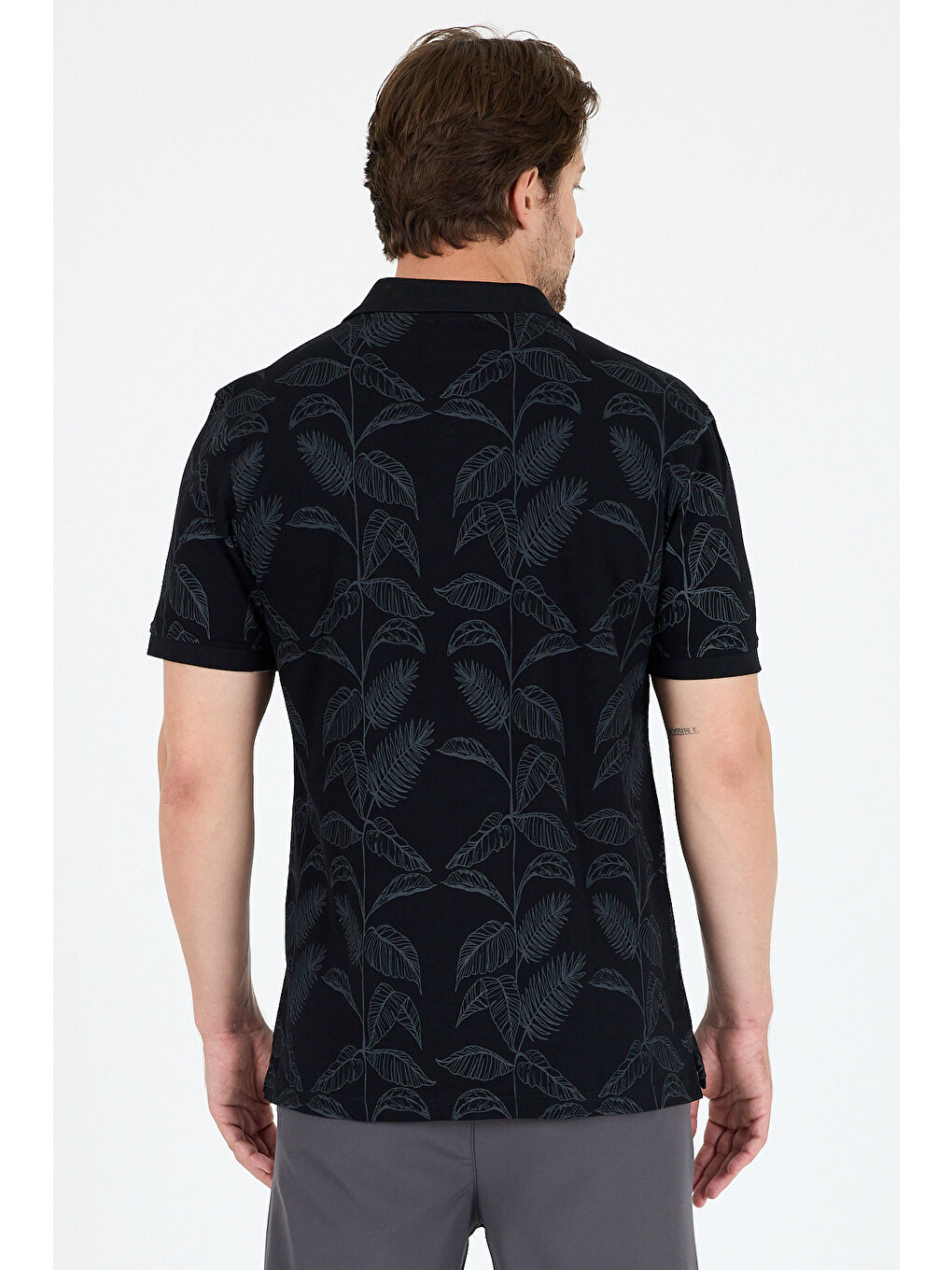 Siyah Erkek Polo Yaka Desenli Tişört – %95 Pamuk %5 Elastan – Şık, Esnek ve Rahat Kısa Kollu Tişört 0033-4