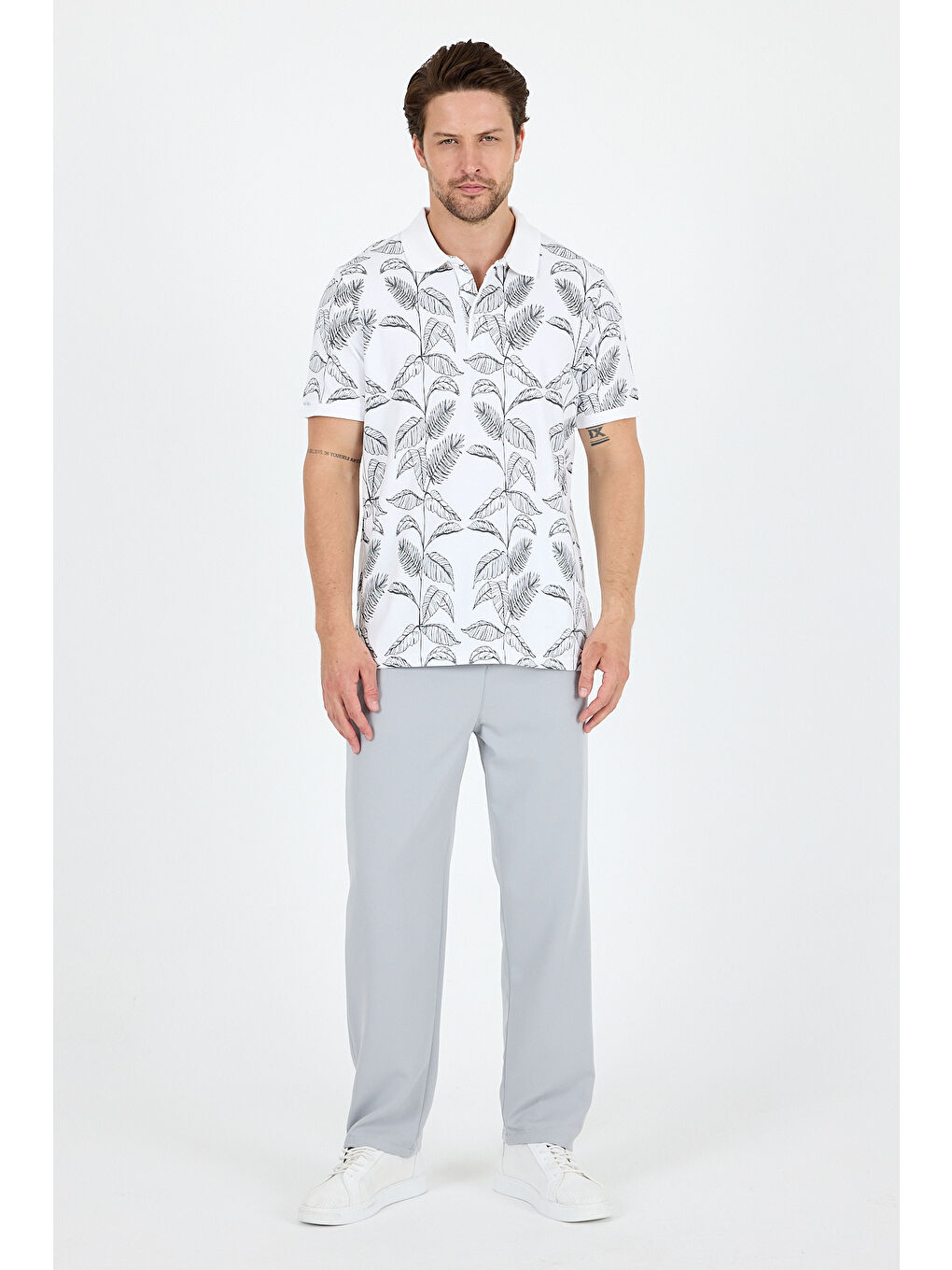 Beyaz Erkek Polo Yaka Desenli Tişört – %95 Pamuk %5 Elastan – Şık, Esnek ve Rahat Kısa Kollu Tişört 0033-1