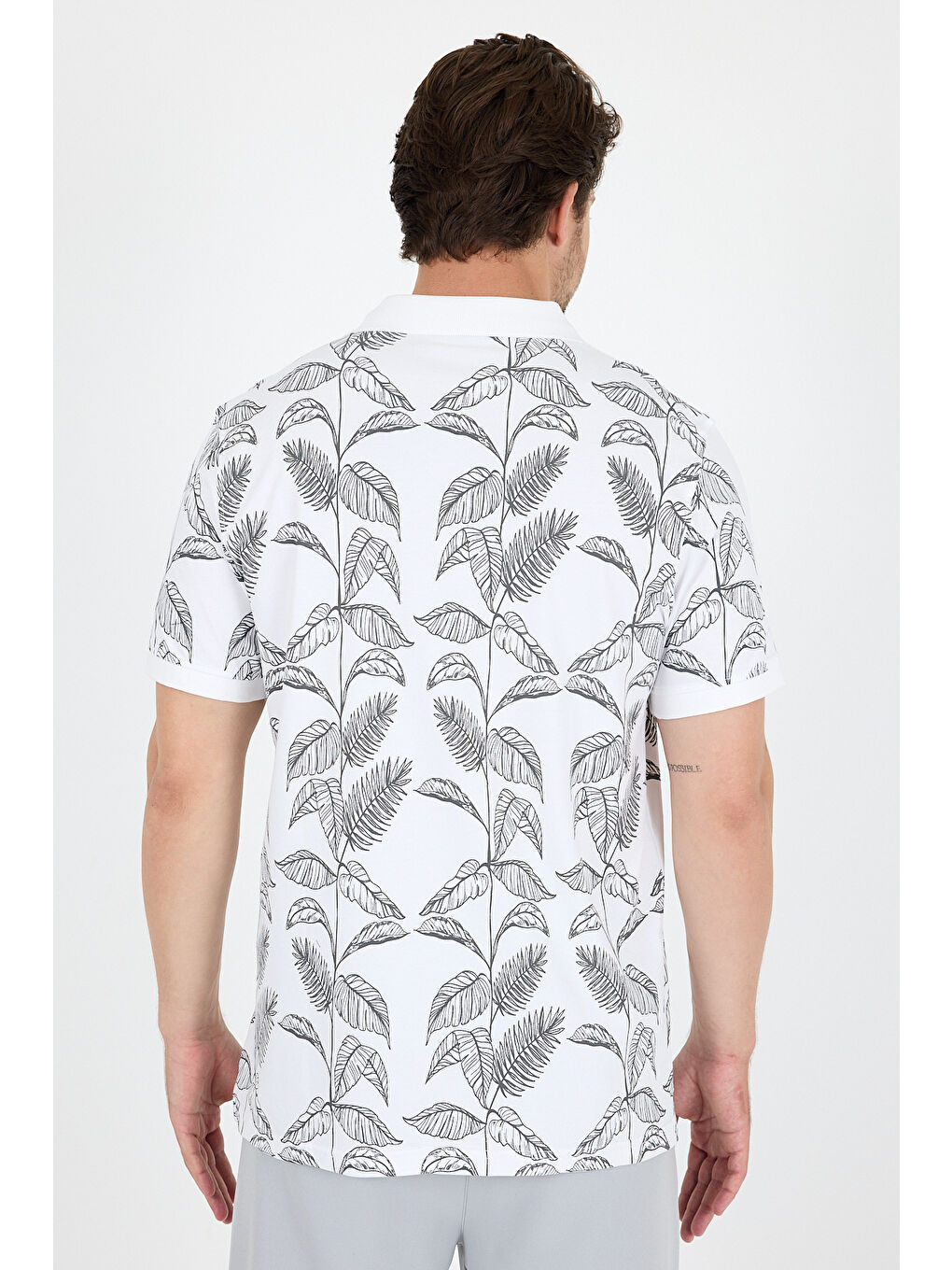 Beyaz Erkek Polo Yaka Desenli Tişört – %95 Pamuk %5 Elastan – Şık, Esnek ve Rahat Kısa Kollu Tişört 0033-4