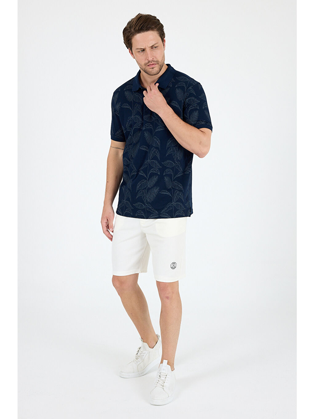 Lacivert Erkek Polo Yaka Desenli Tişört – %95 Pamuk %5 Elastan – Şık, Esnek ve Rahat Kısa Kollu Tişört 0033-2