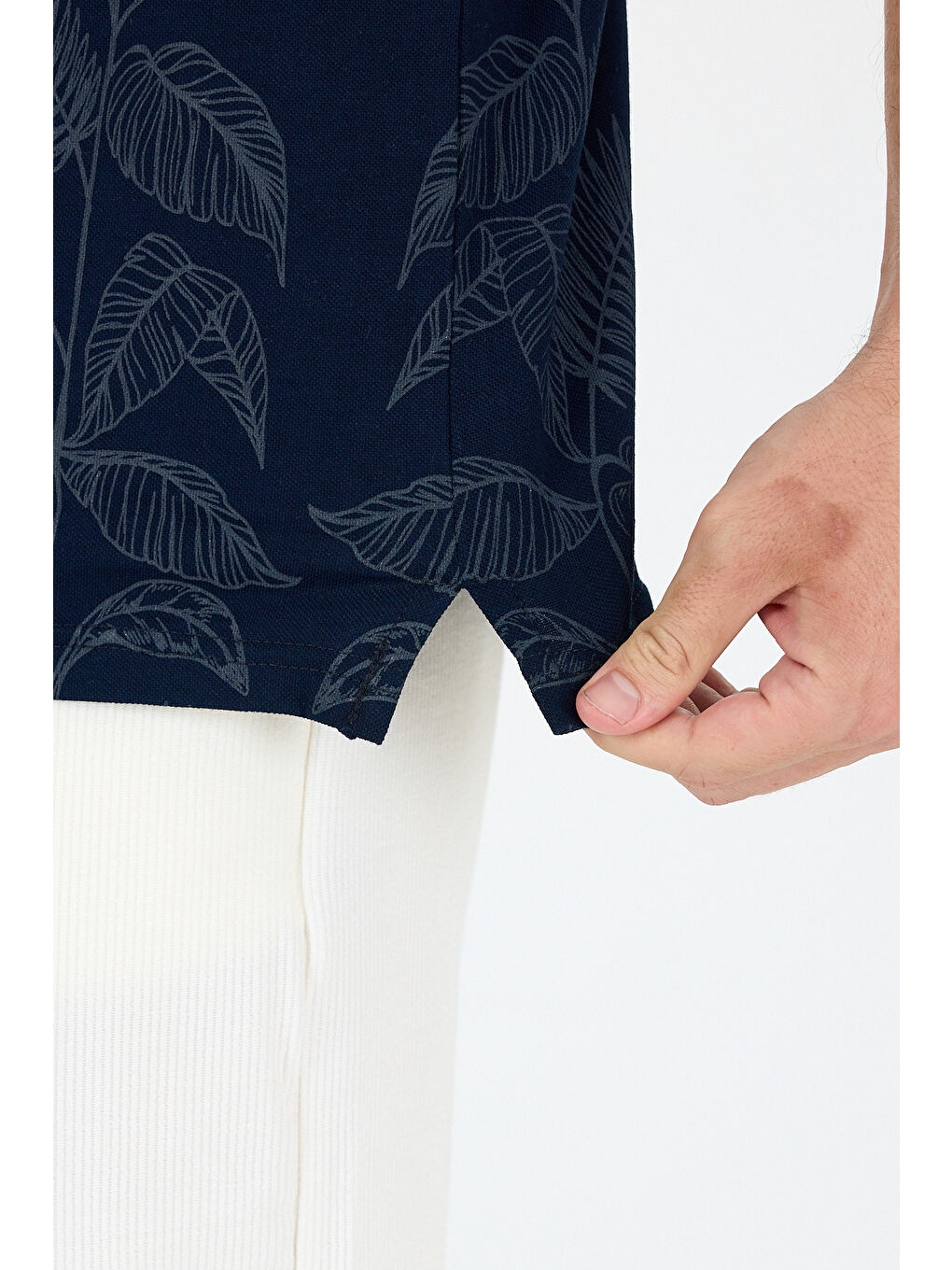 Lacivert Erkek Polo Yaka Desenli Tişört – %95 Pamuk %5 Elastan – Şık, Esnek ve Rahat Kısa Kollu Tişört 0033-3