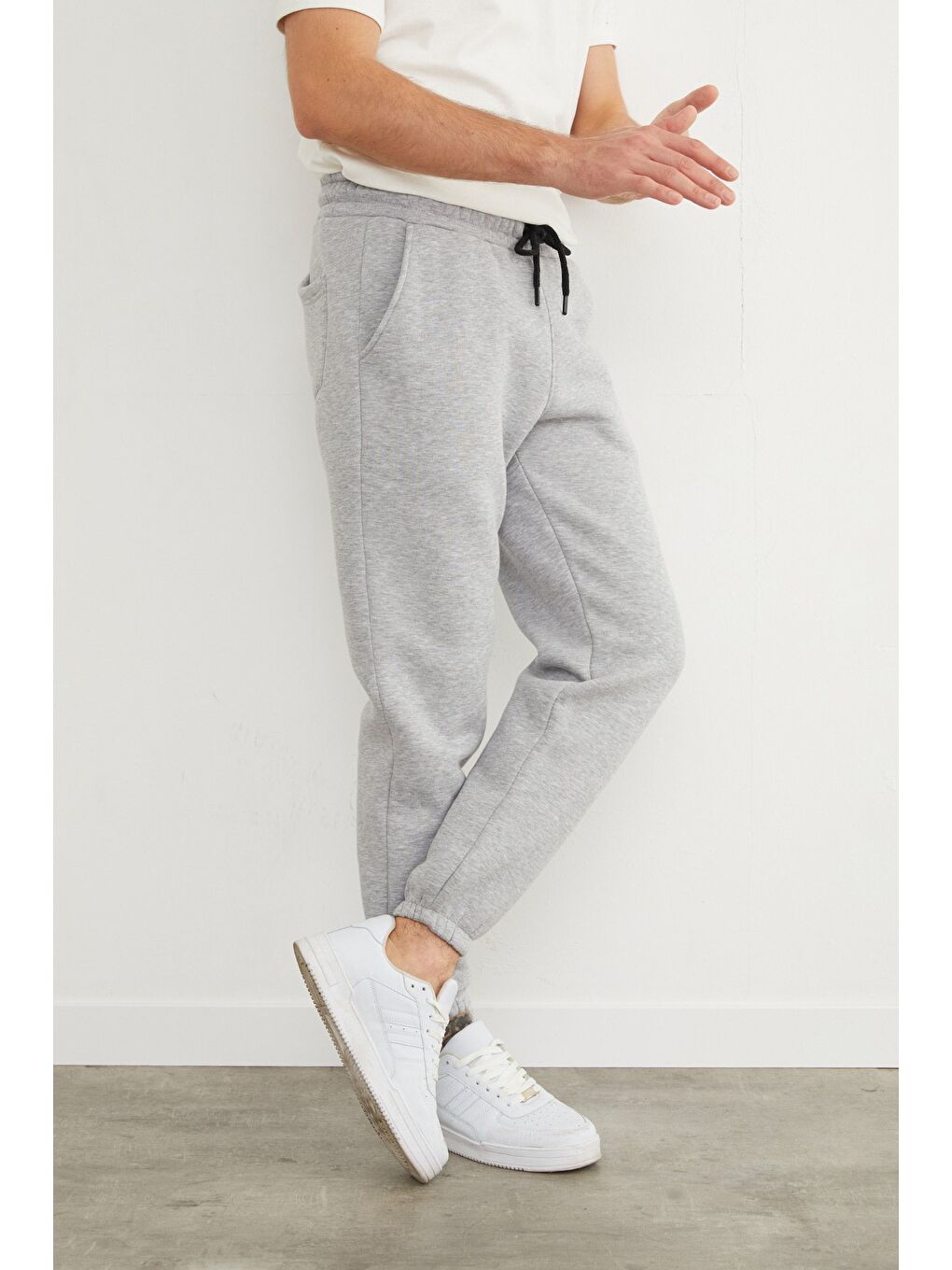Gri 3 İplik Beli Bağlamalı Jogger Eşofman Altı-3