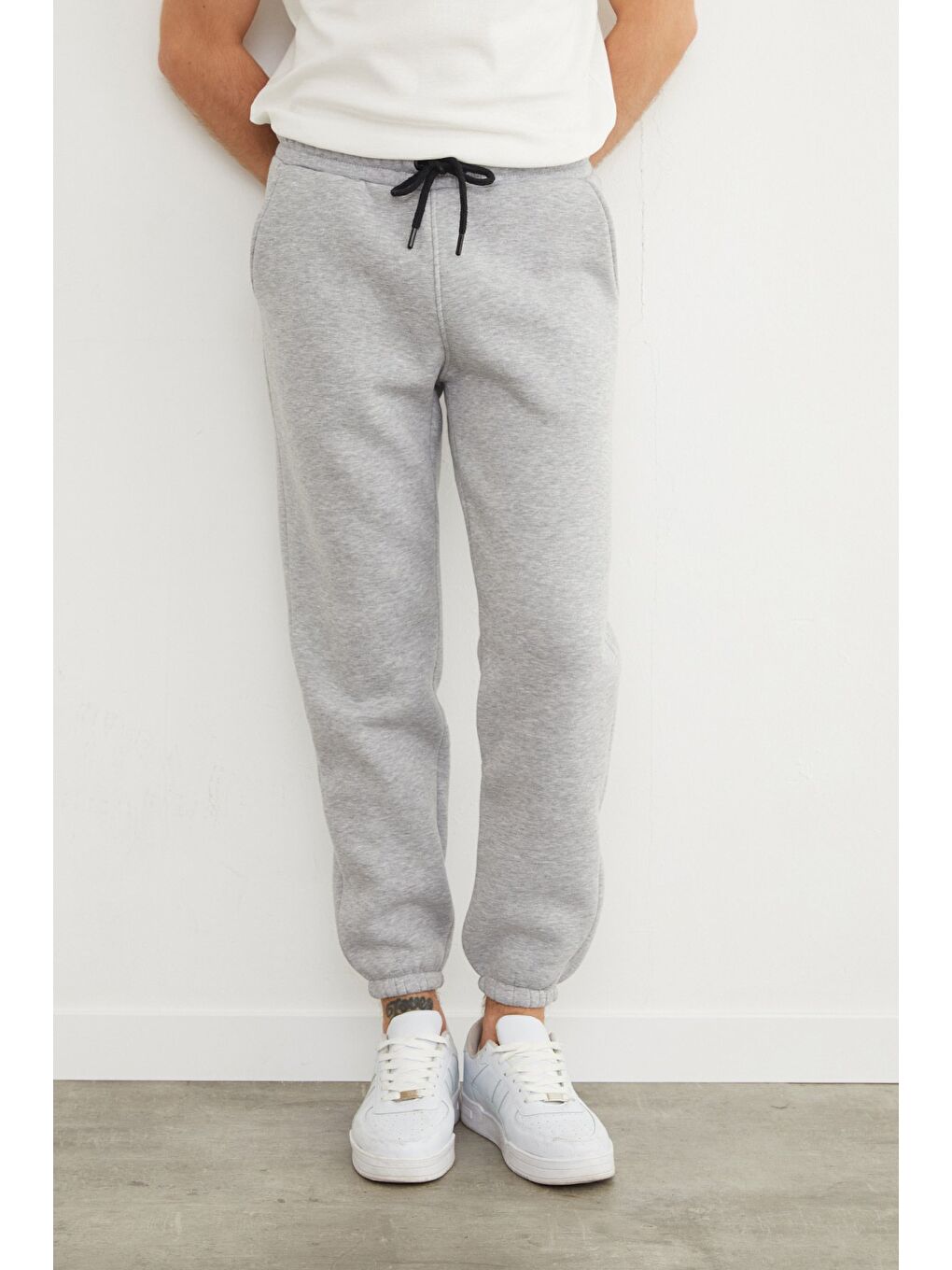 Gri 3 İplik Beli Bağlamalı Jogger Eşofman Altı-4