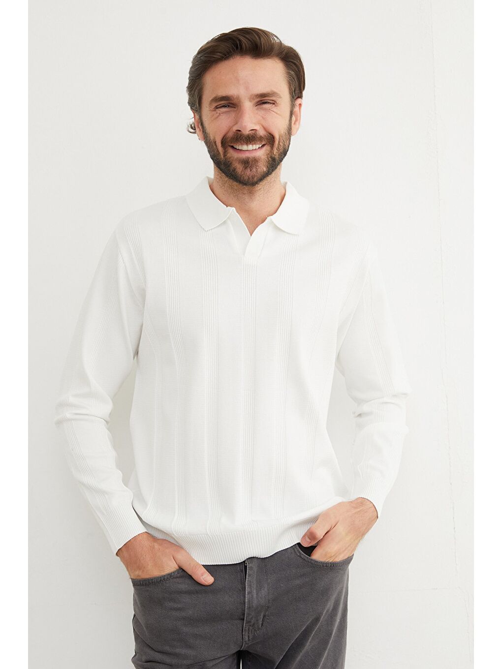 Beyaz Şeritli Polo Yaka Triko Kazak